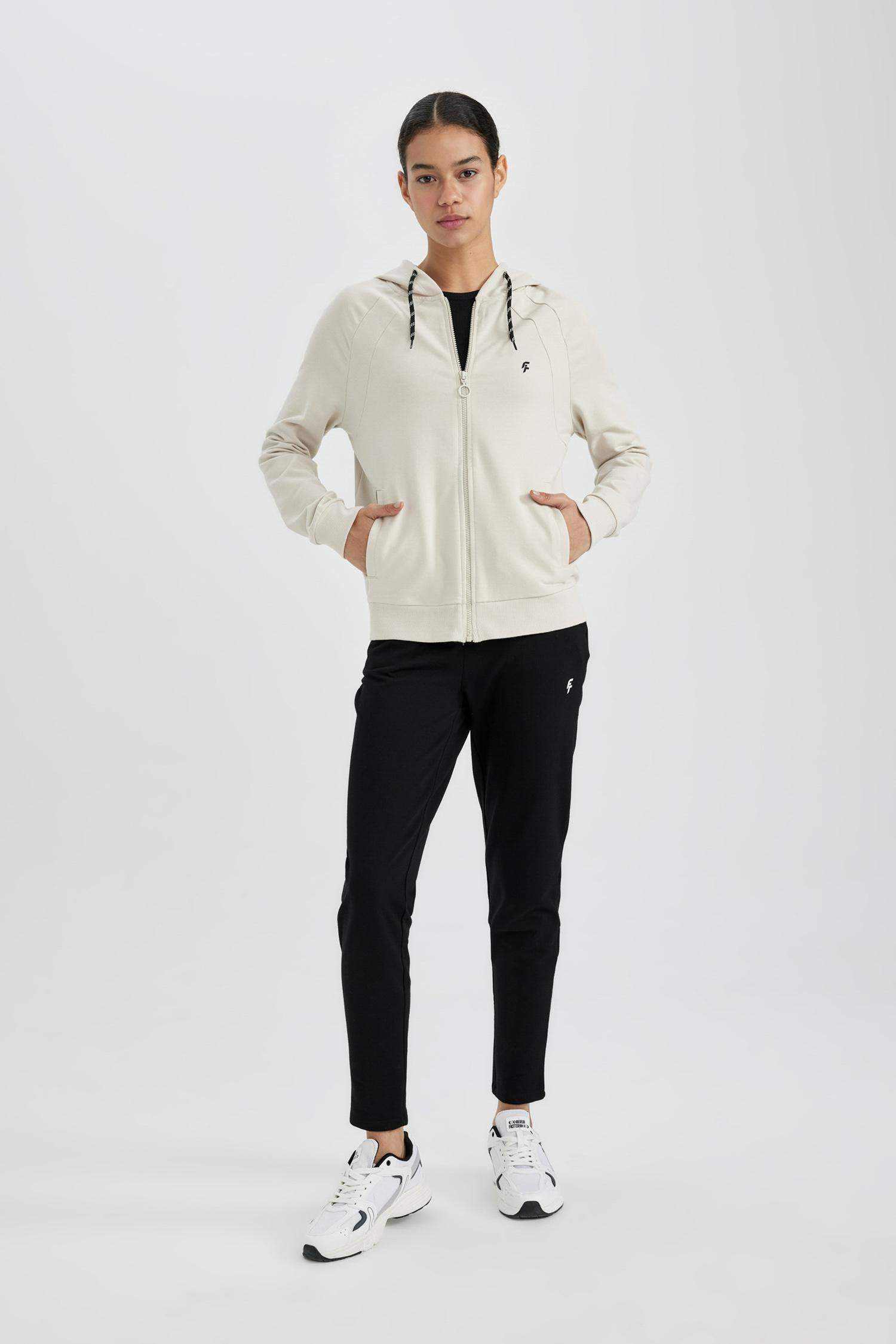 سويتر قصة عادية بياخة بسحاب من DeFactoFit