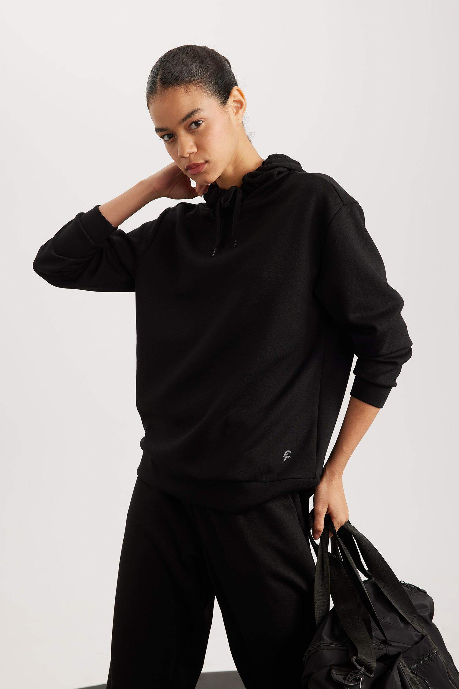 Standard Fit Hooded Belt Printed Scuba Fabric Basic Sweatshirt