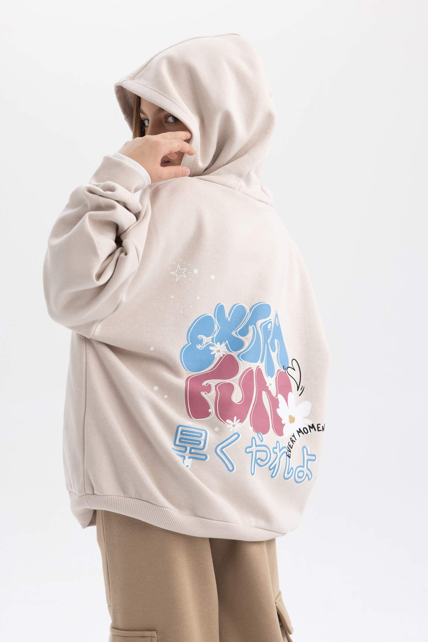 سويت شيرت بناتي اوفر سايز بجيب ببطانة ناعمة