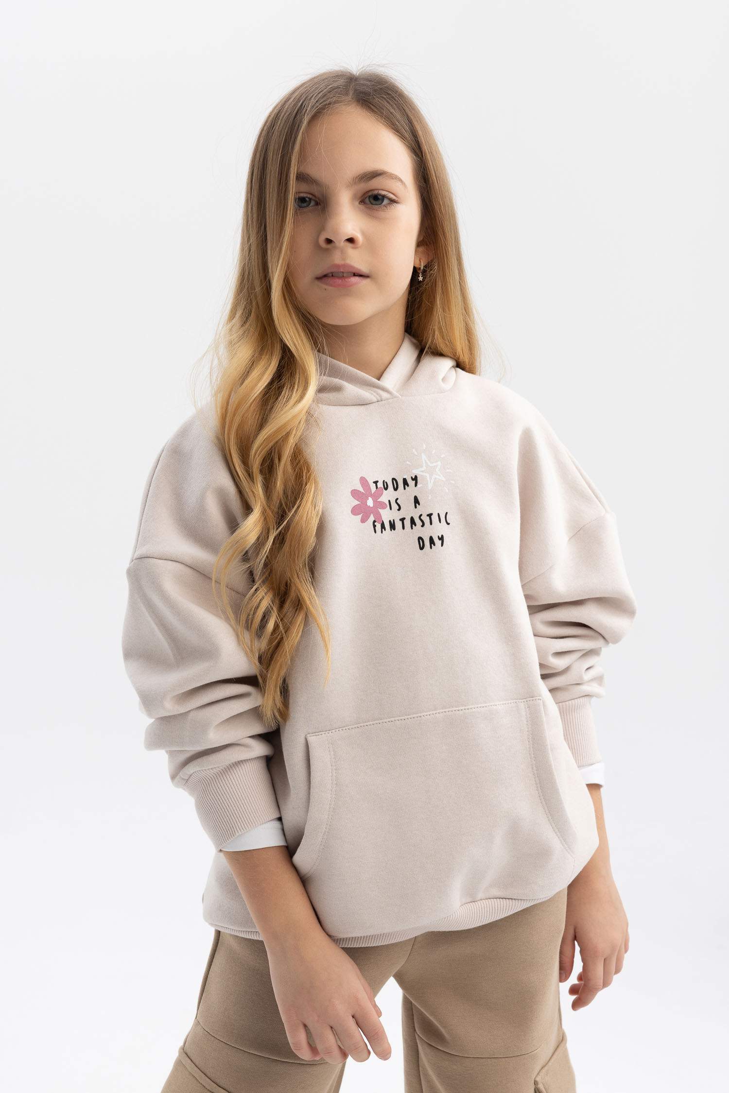 سويت شيرت بناتي اوفر سايز بجيب ببطانة ناعمة