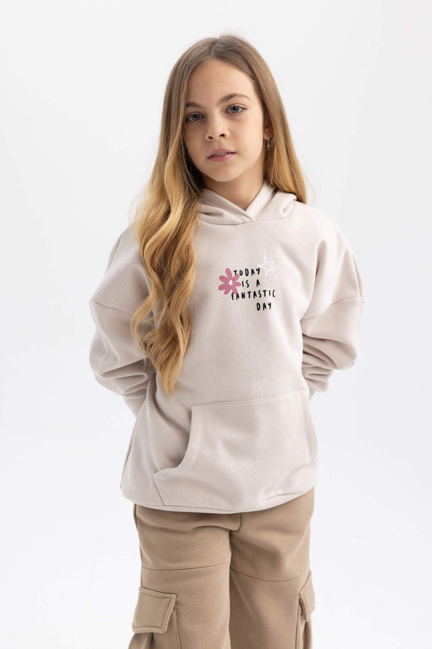 سويت شيرت بناتي اوفر سايز بجيب ببطانة ناعمة