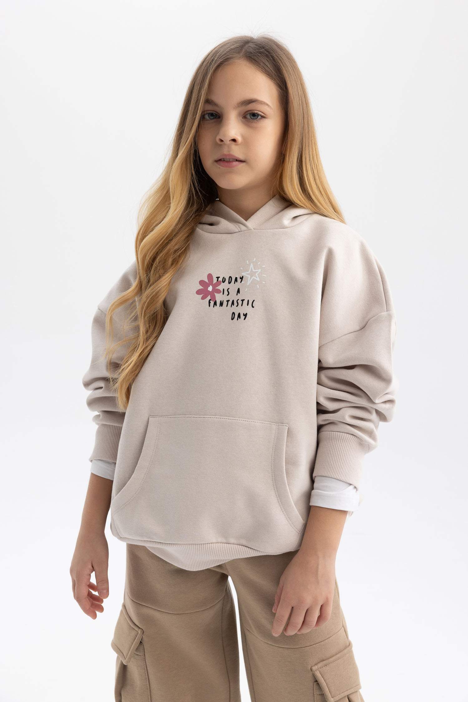 سويت شيرت بناتي اوفر سايز بجيب ببطانة ناعمة