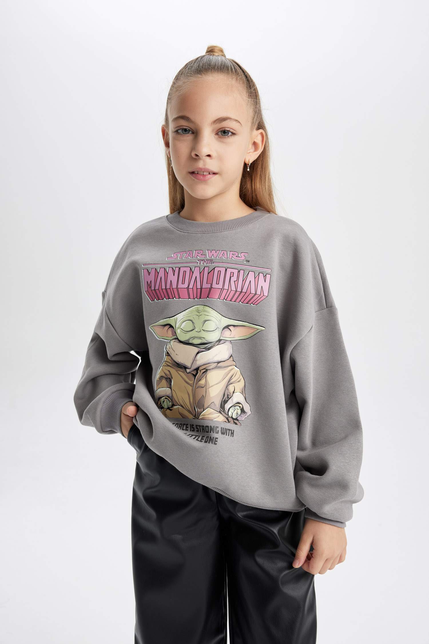 Girl Star Wars-Mandalorian Crew Neck Soft Fluffy Thick Sweatshirt