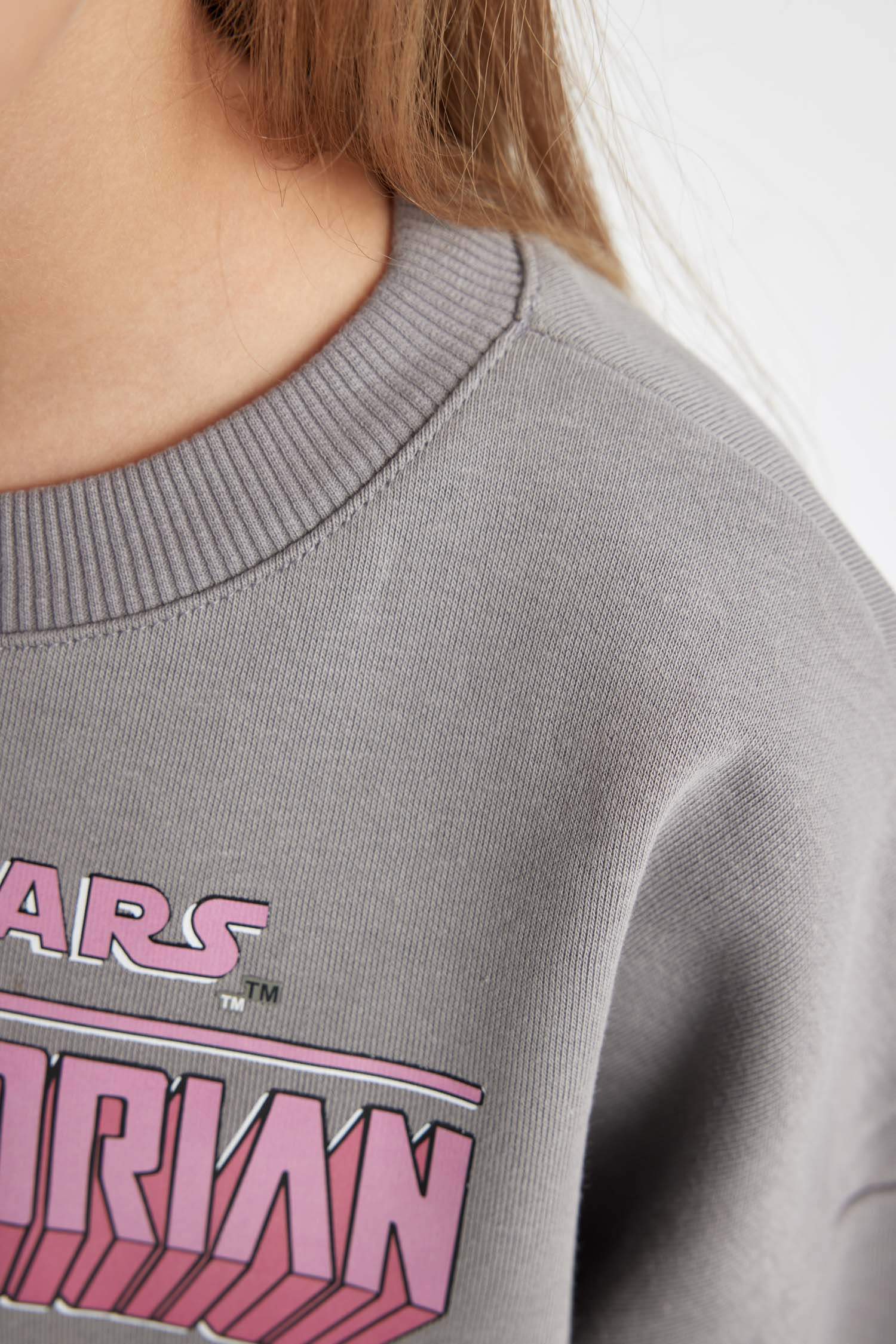 Girl Star Wars-Mandalorian Crew Neck Soft Fluffy Thick Sweatshirt