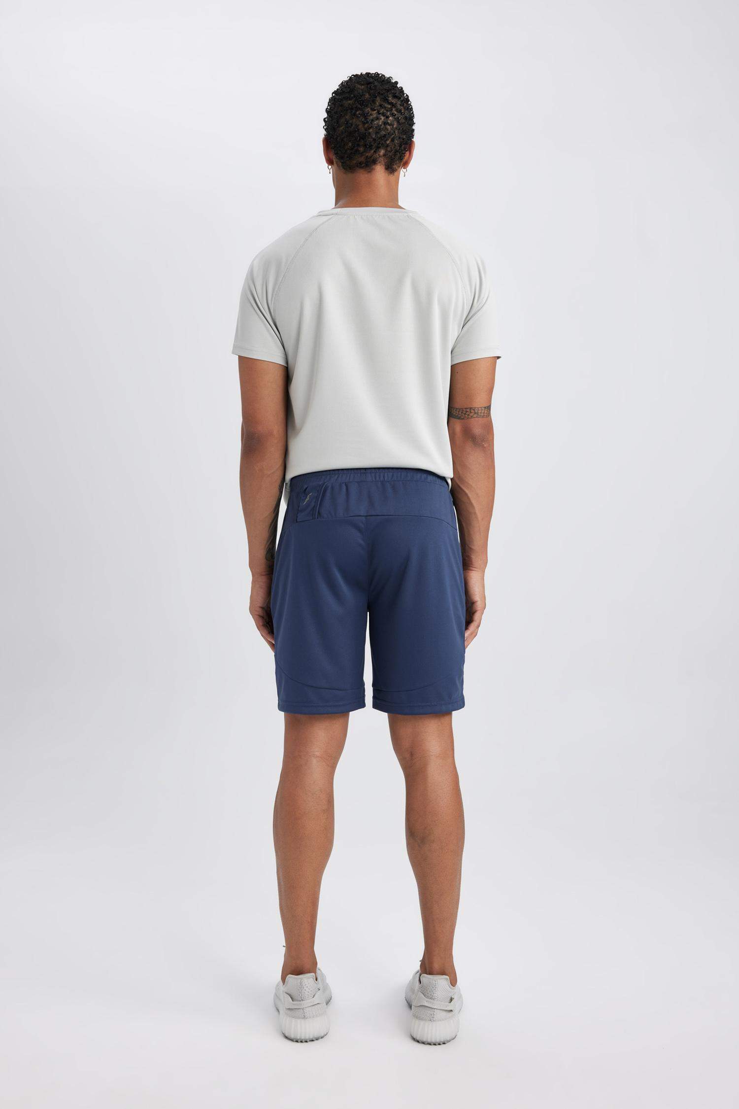 شورت رياضي قصير كحلي سليم فيت من DeFactoFit