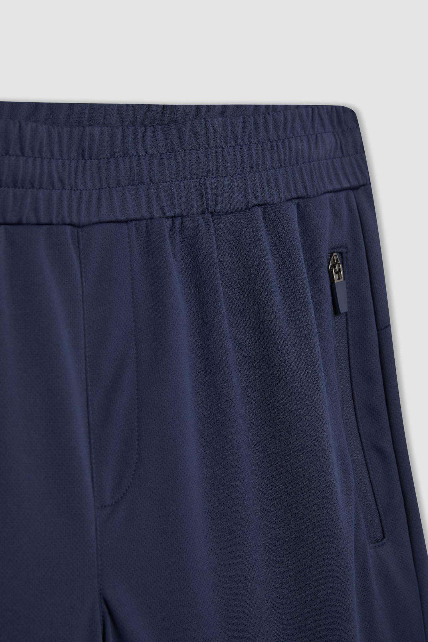 شورت رياضي قصير كحلي سليم فيت من DeFactoFit