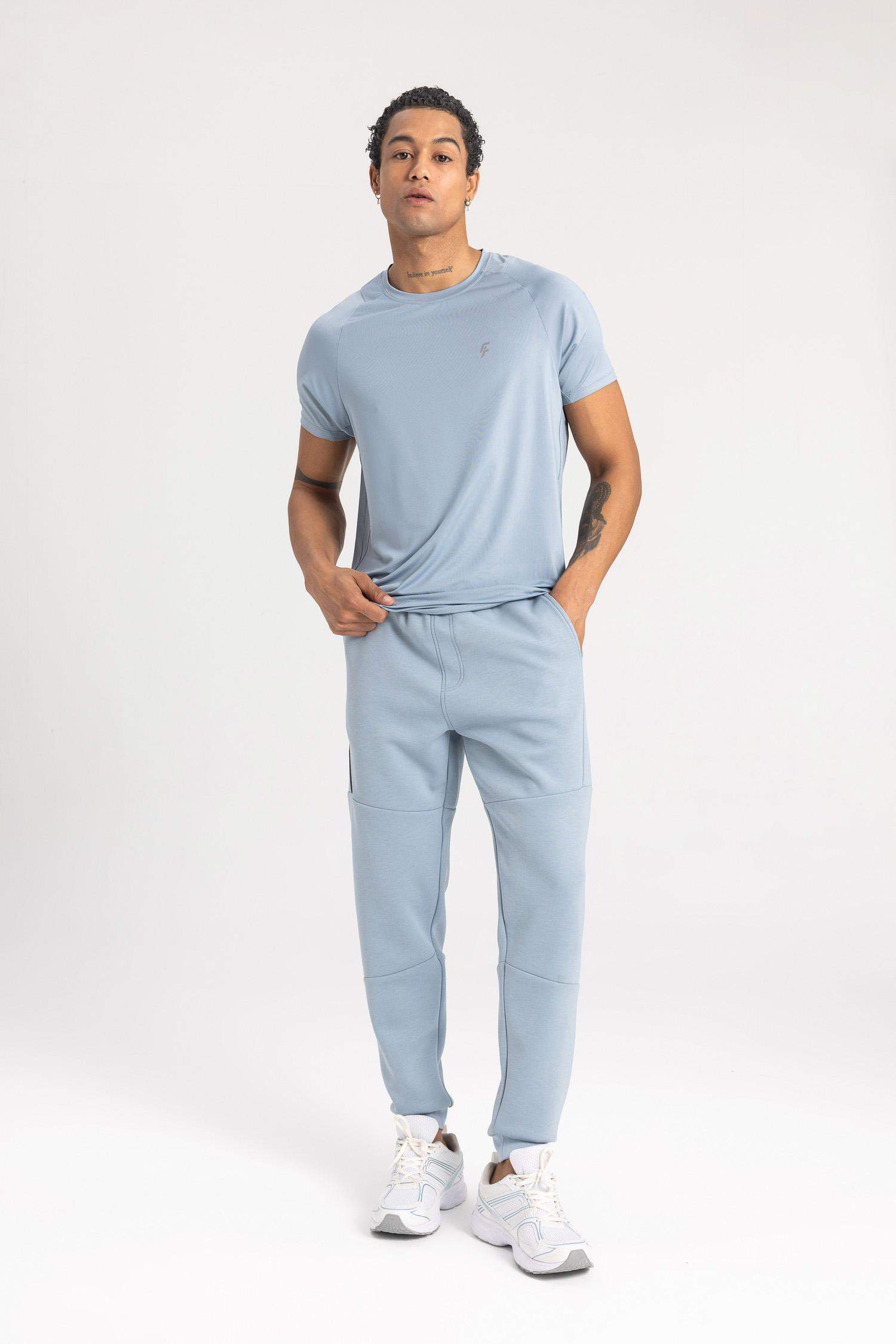 بنطلون جوجر سليم فيت وبأستك من تحت من DeFactoFit