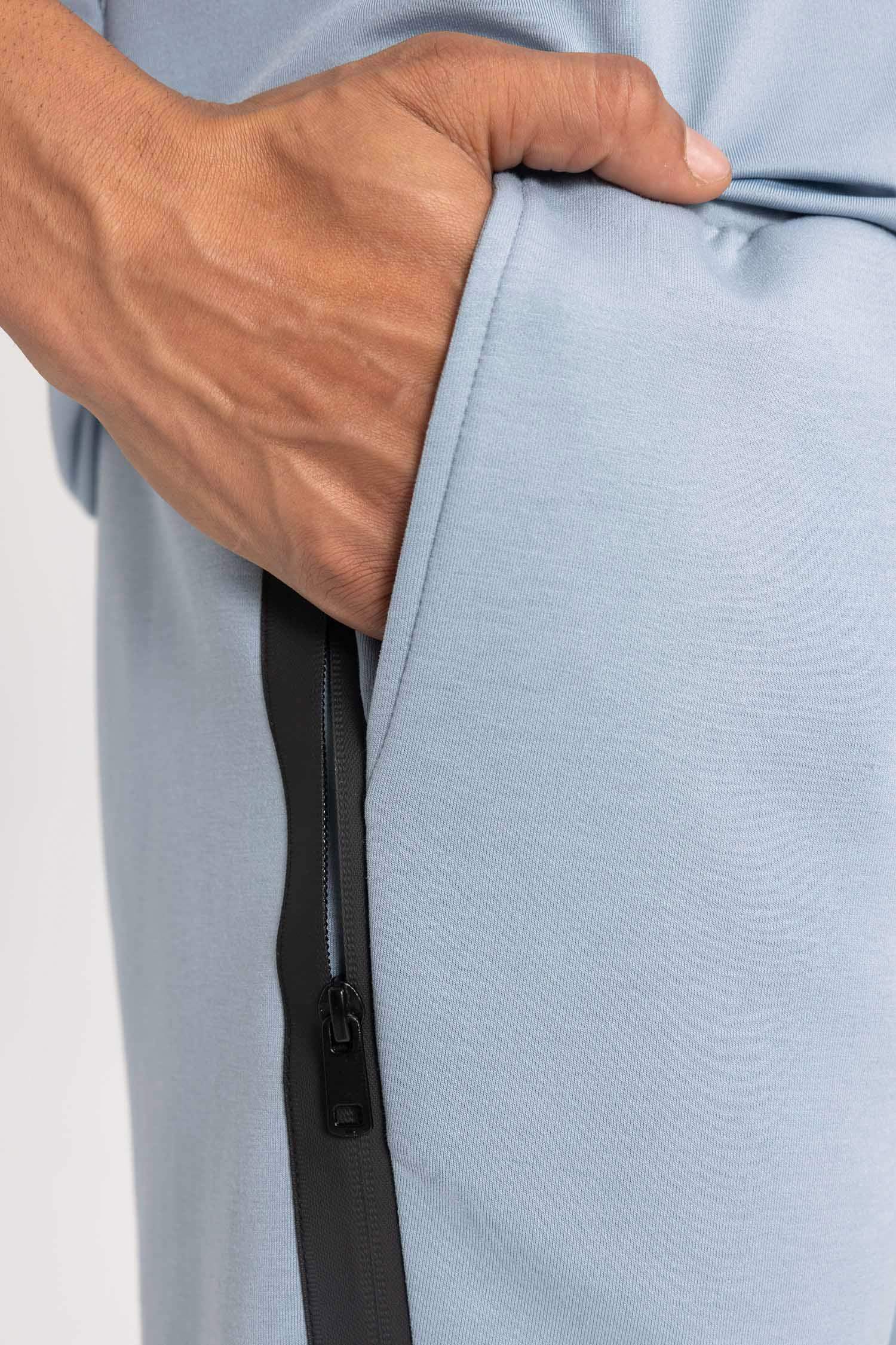 بنطلون جوجر سليم فيت وبأستك من تحت من DeFactoFit