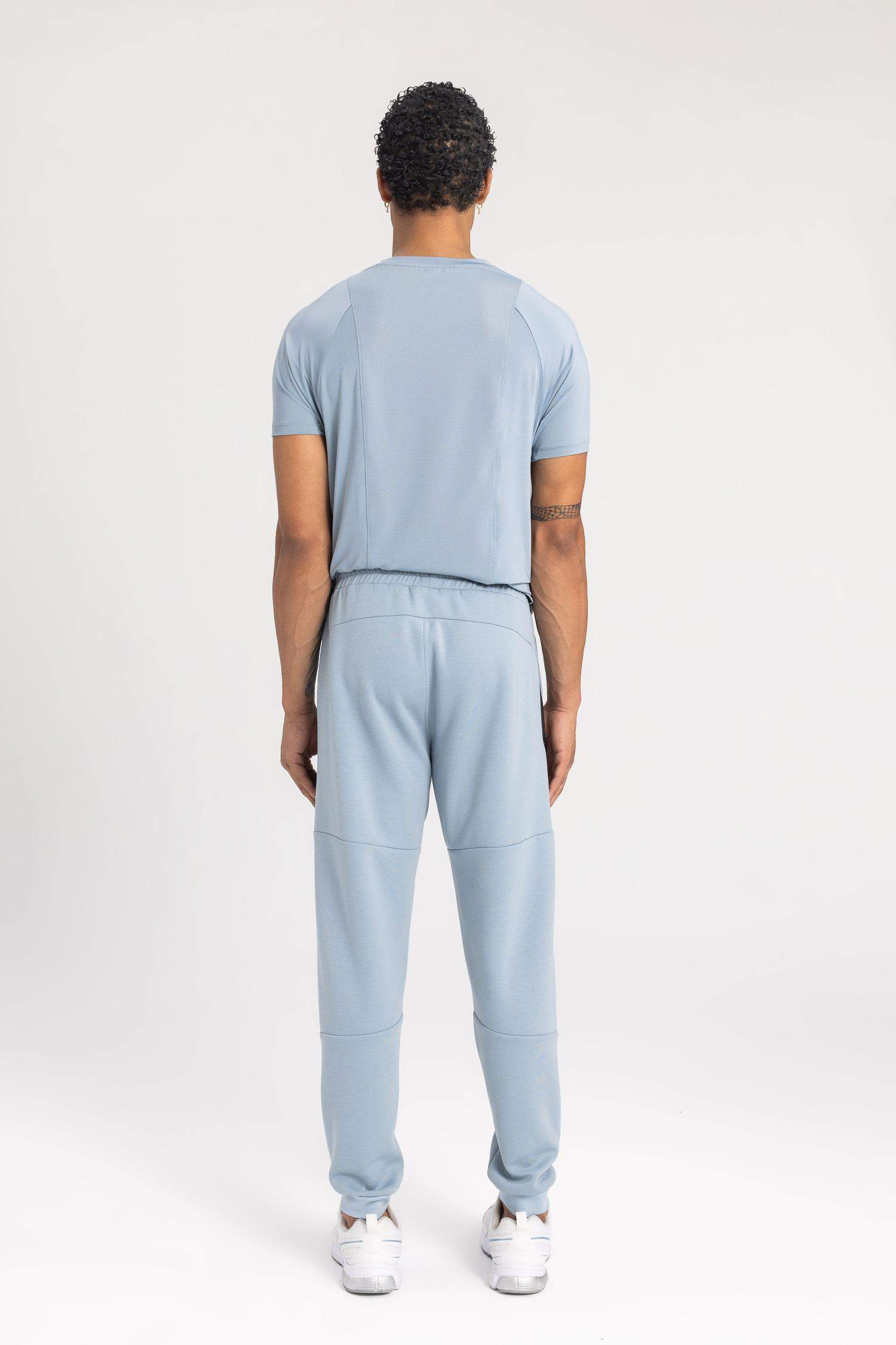 بنطلون جوجر سليم فيت وبأستك من تحت من DeFactoFit