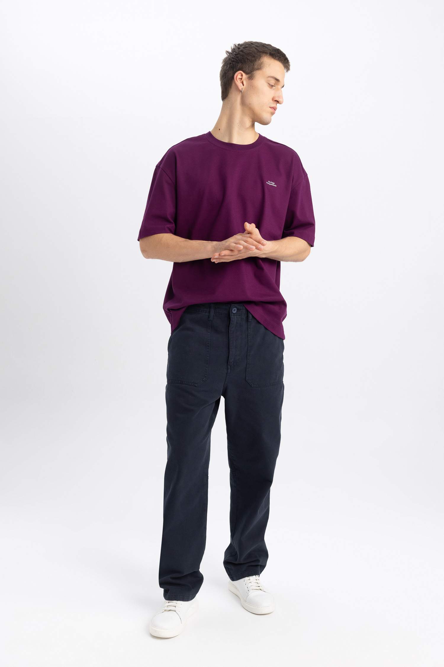 بنطلون باجي برجل عادي