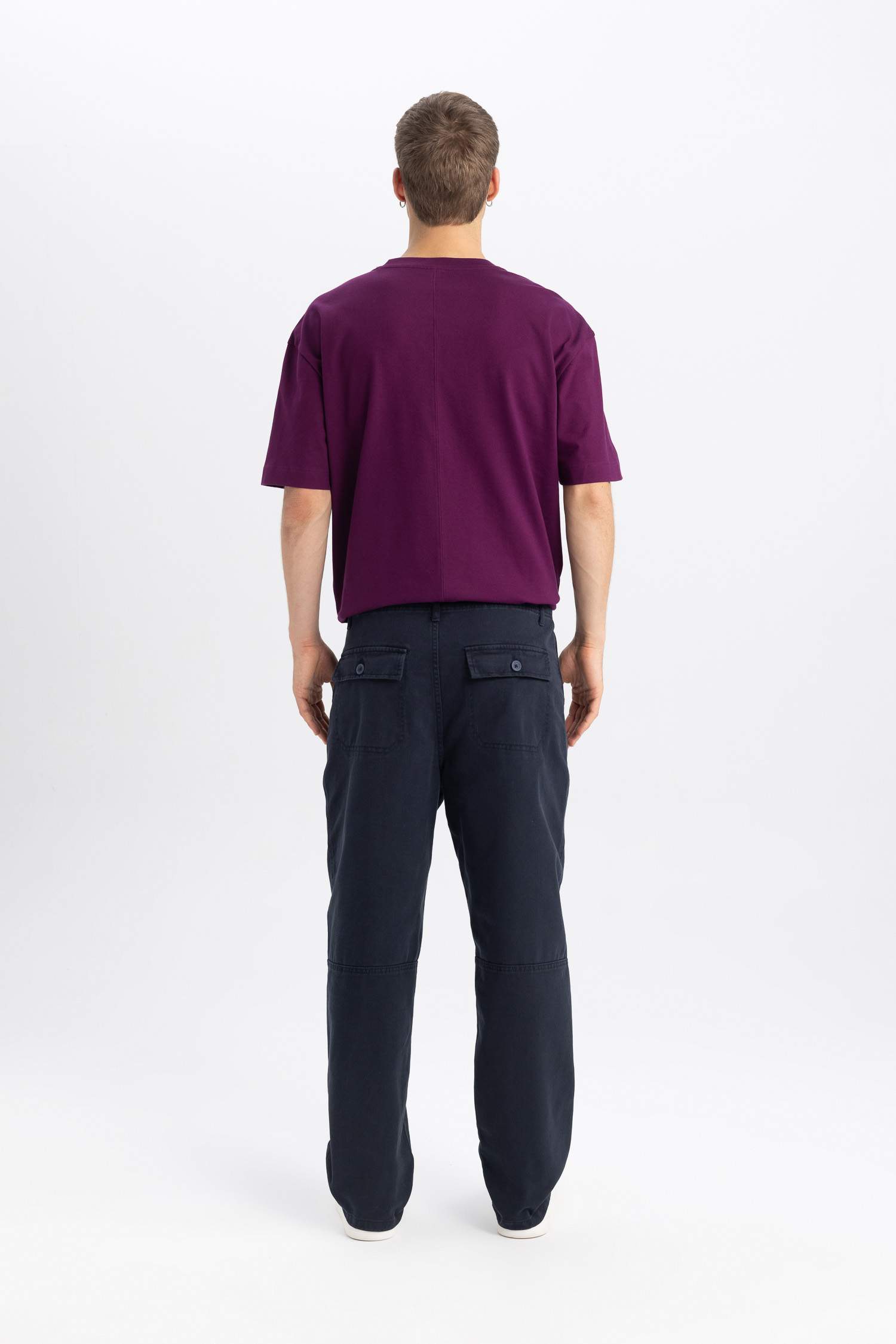 بنطلون باجي برجل عادي