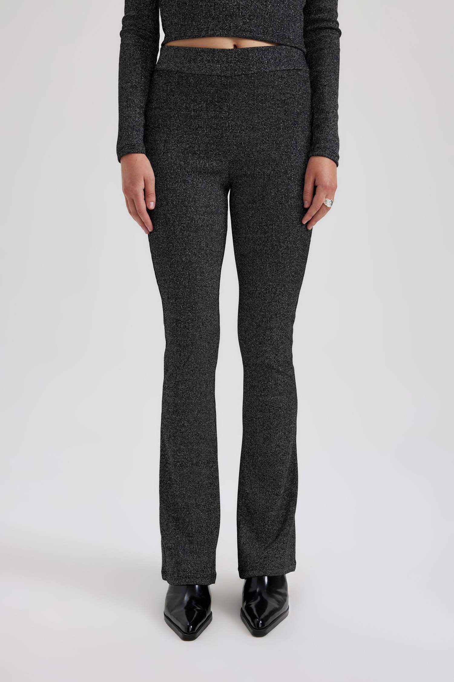 بنطلون قماش لامع