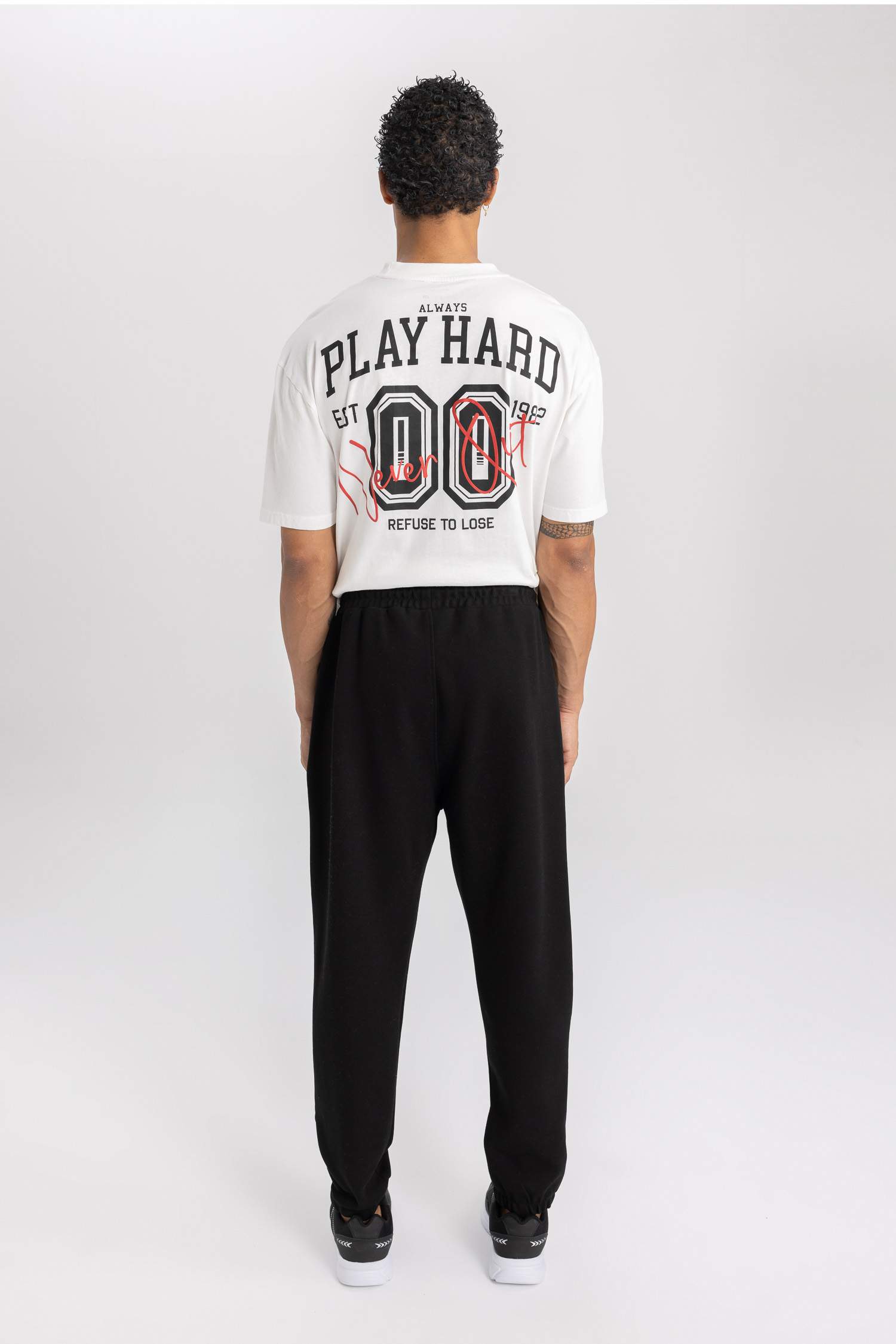 بنطلون بجامة رياضي قصة عادية من DeFactoFit