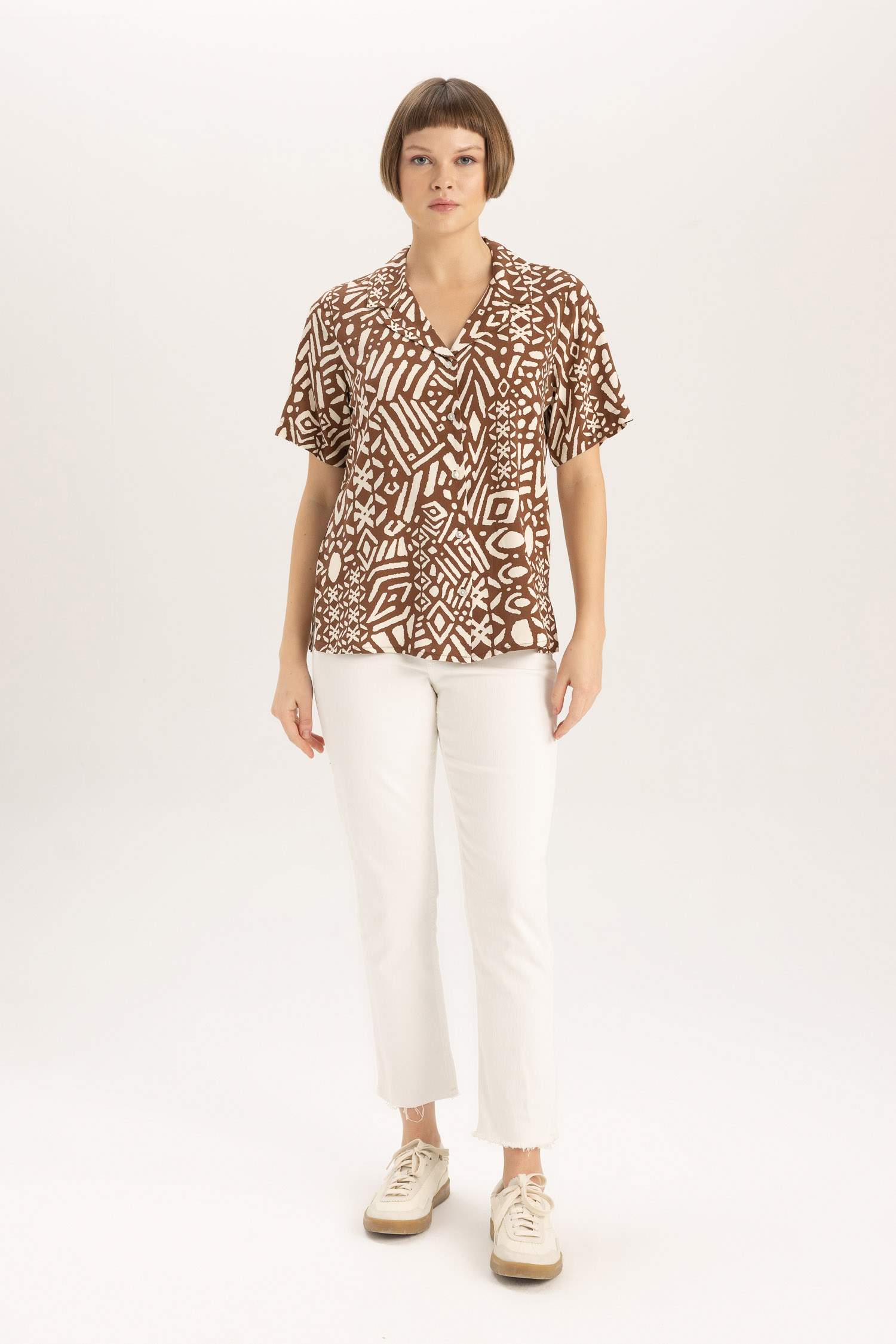 қалыпты пішім Қысқа жеңді жейде