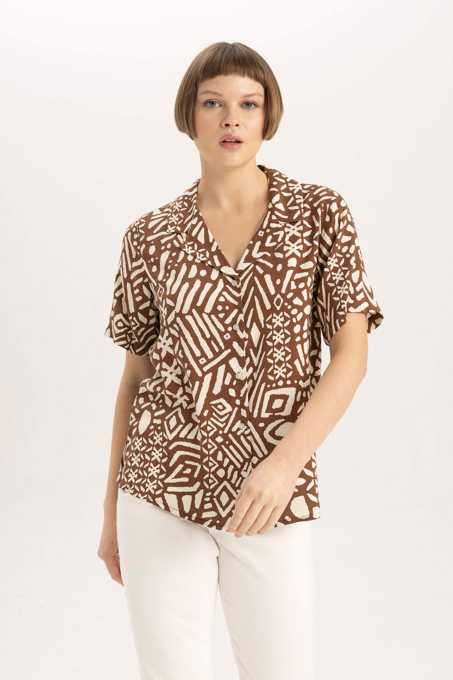 қалыпты пішім Қысқа жеңді жейде