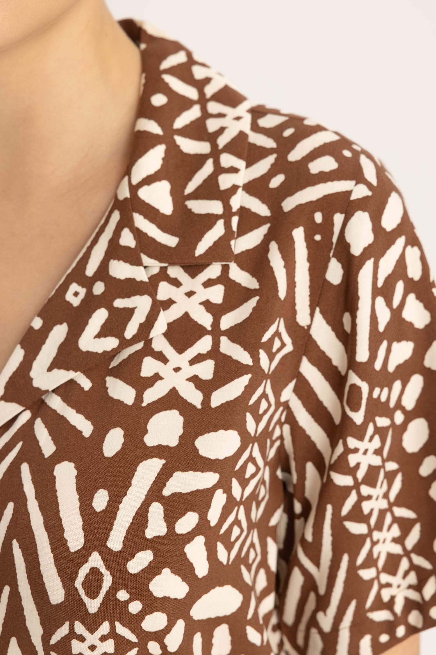 қалыпты пішім Қысқа жеңді жейде