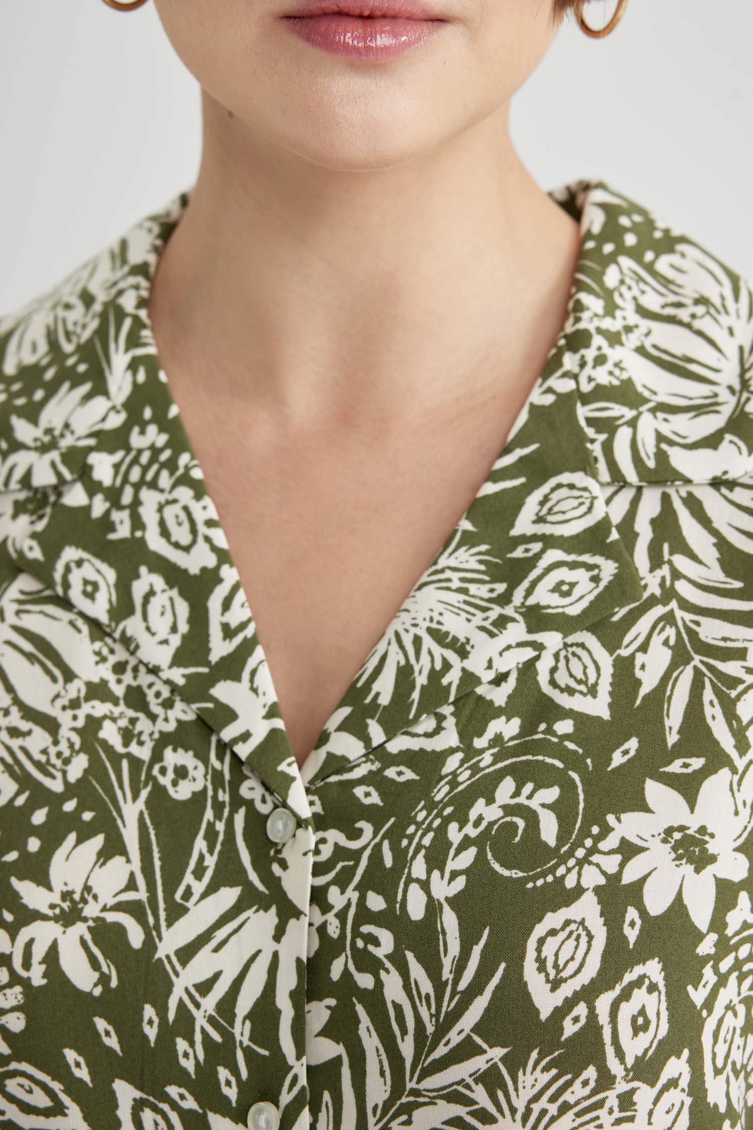 Regular Fit Polo Collar Short Sleeve Shirt