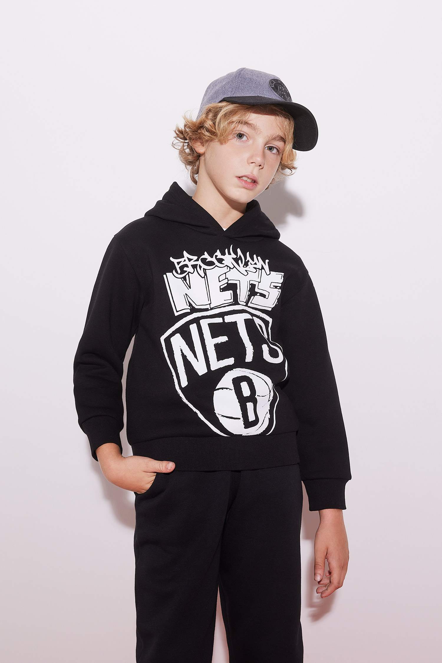 Boy NBA Brooklyn Nets Hooded Thick Sweatshirt