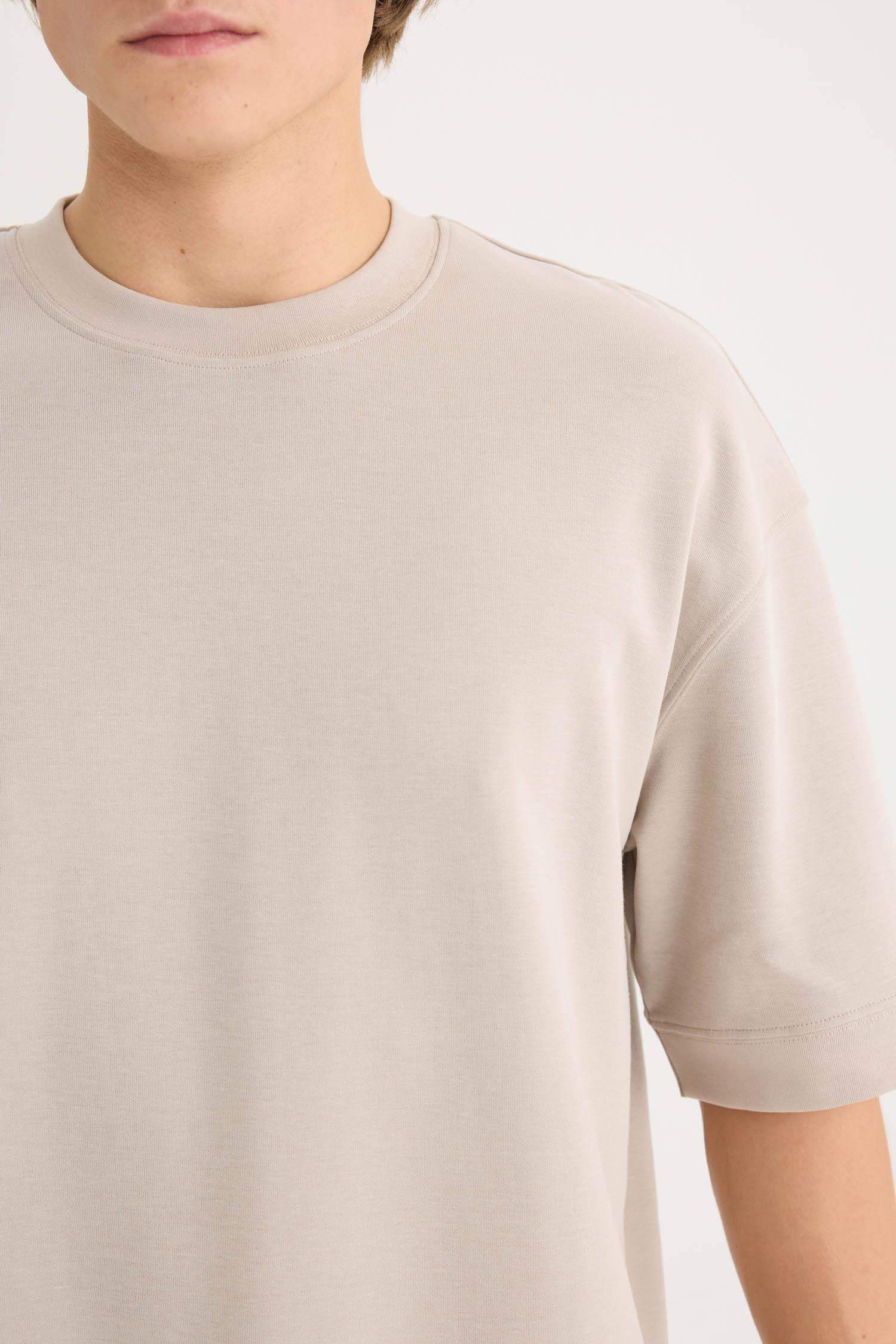 Loose Fit Crew Neck Heavy Fabric Basic T-Shirt