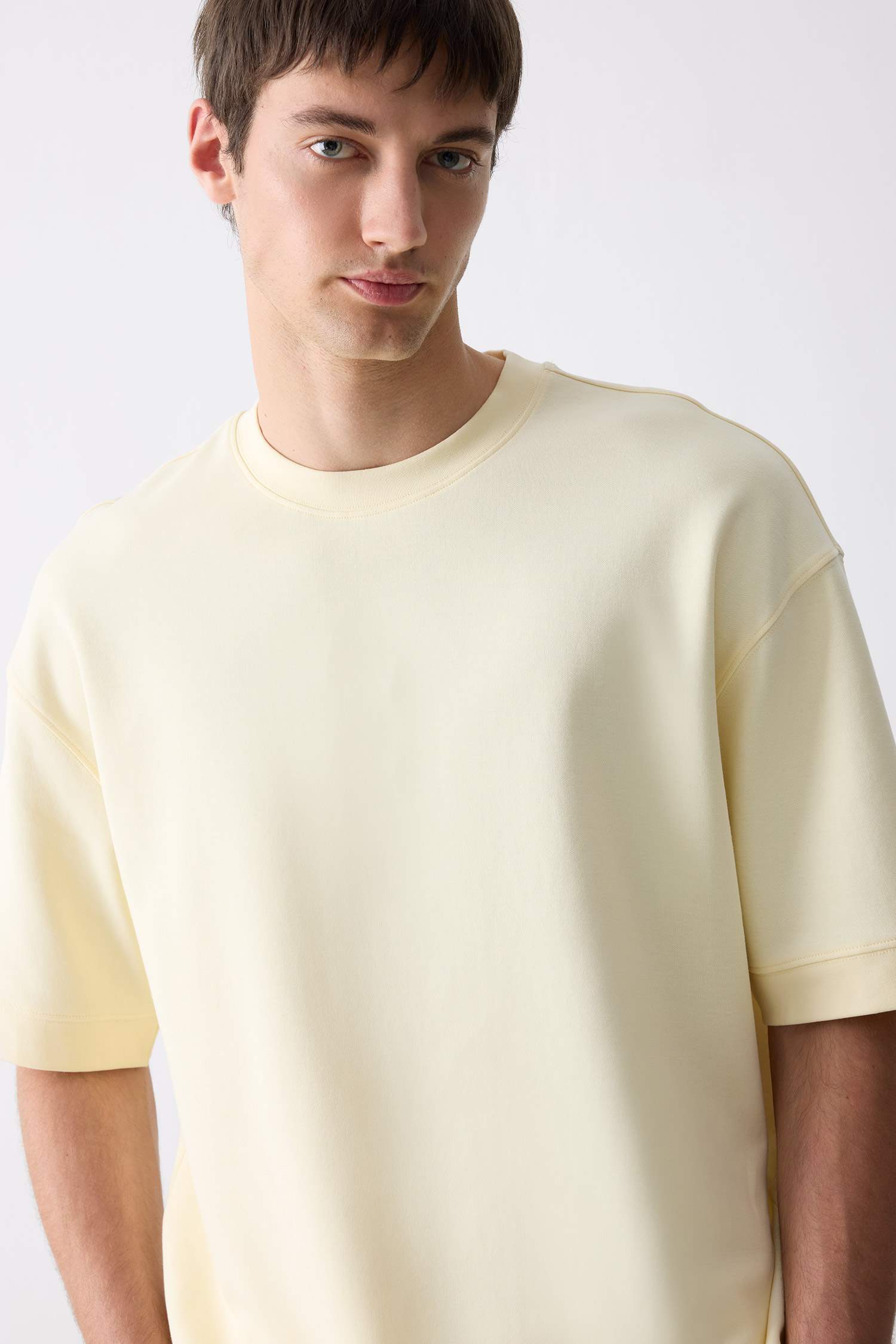 Loose Fit Bisiklet Yaka Kısa Kollu Ağır Kumaş Basic Düz Tişört