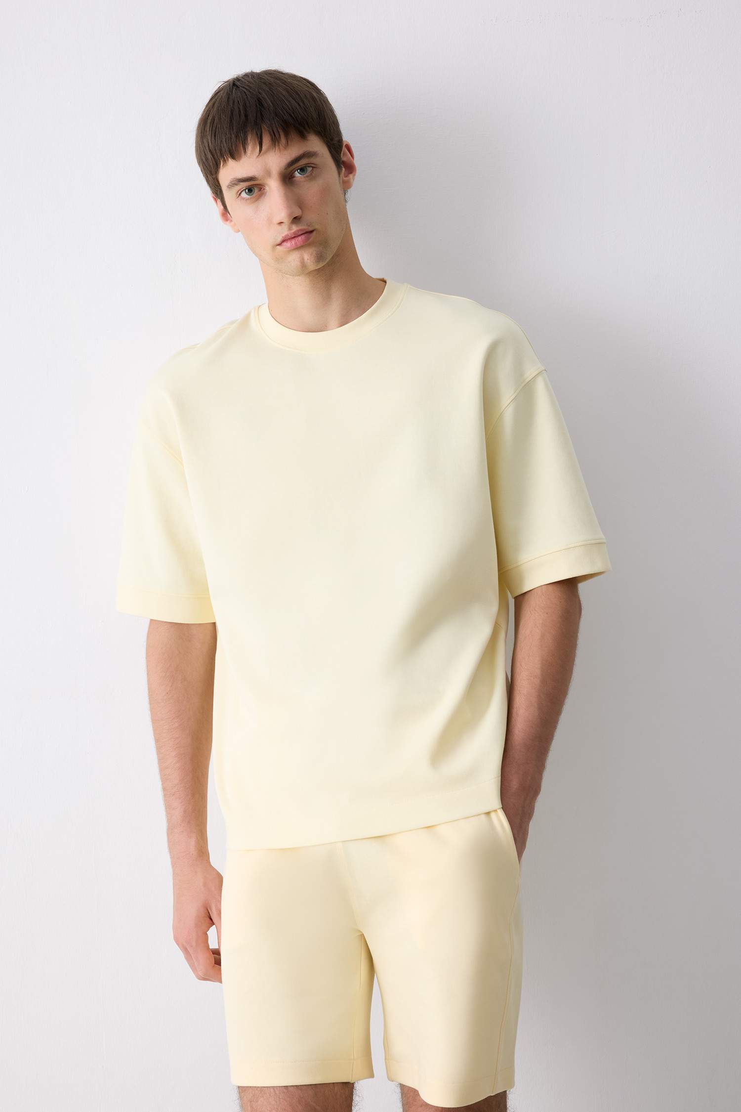 Loose Fit Bisiklet Yaka Kısa Kollu Ağır Kumaş Basic Düz Tişört