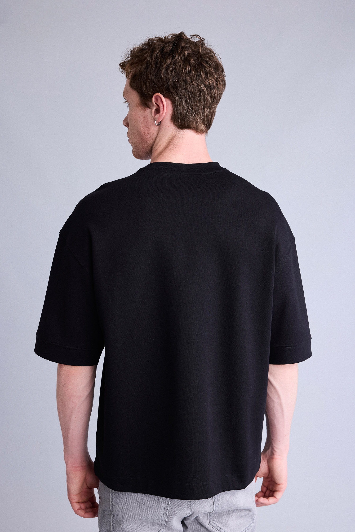 DeFacto Nefes Alabilir Loose Fit Kısa Kollu Basic Tişört görsel 5