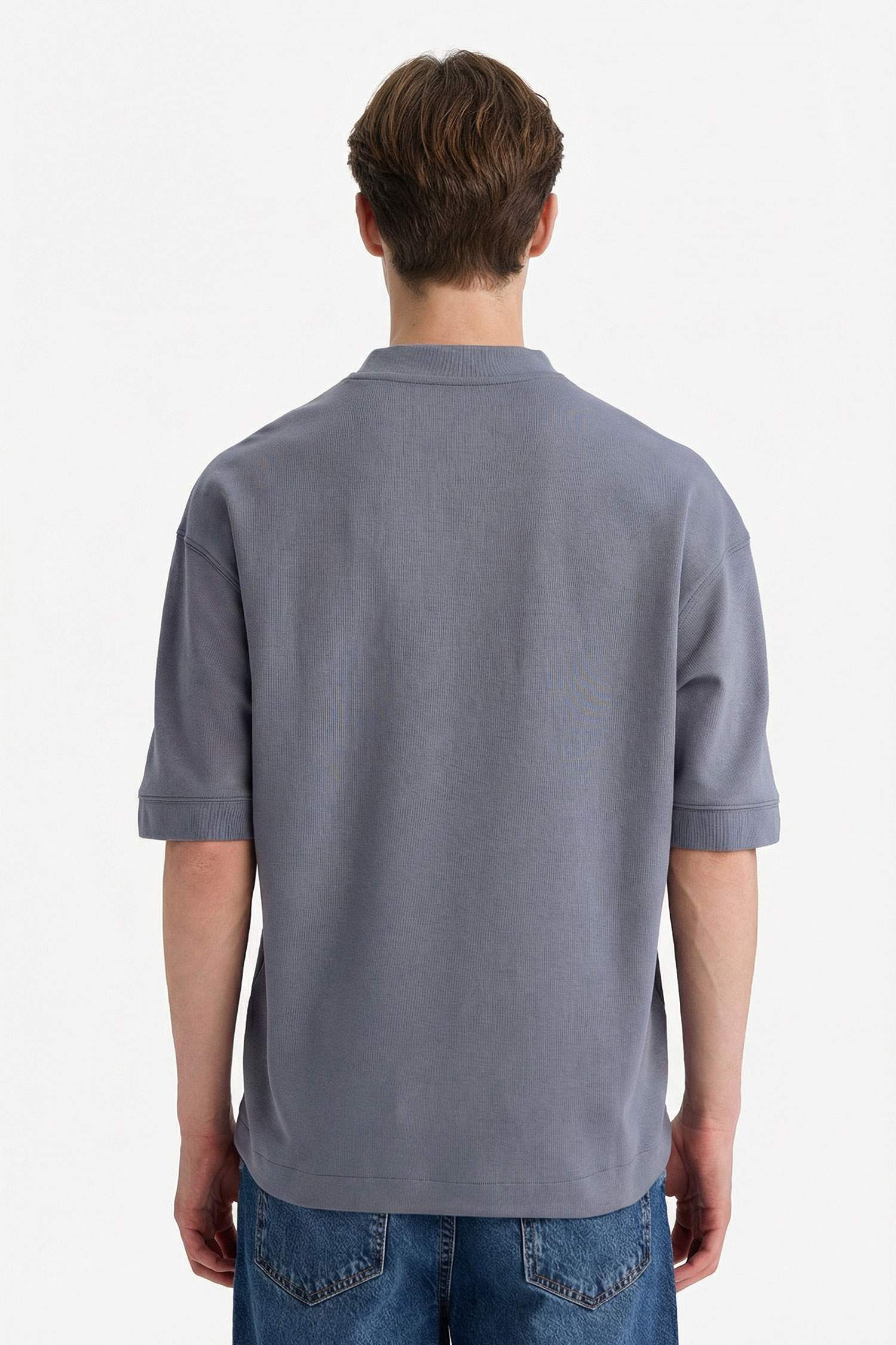 Ауа өткізетін матадан тігілген футболка