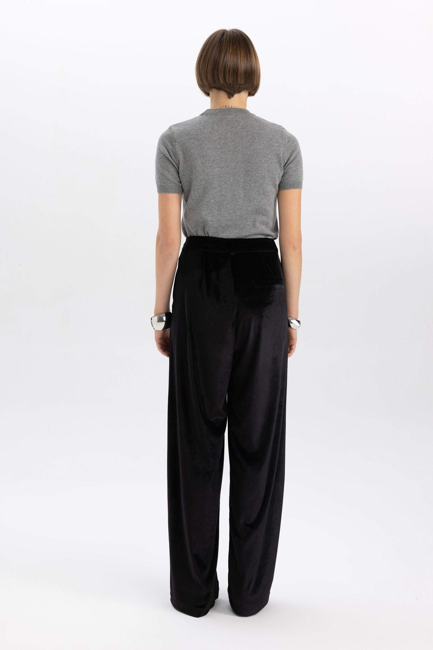 بنطلون قطيفة وايد ليج برجل واسع بجيب