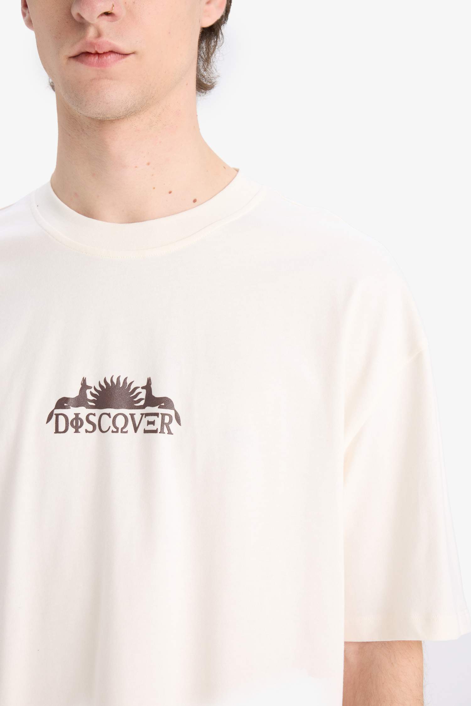 %100 Pamuk Oversize Geniş Kalıp Bisiklet Yaka Sırt Baskılı Kısa Kollu Tişört