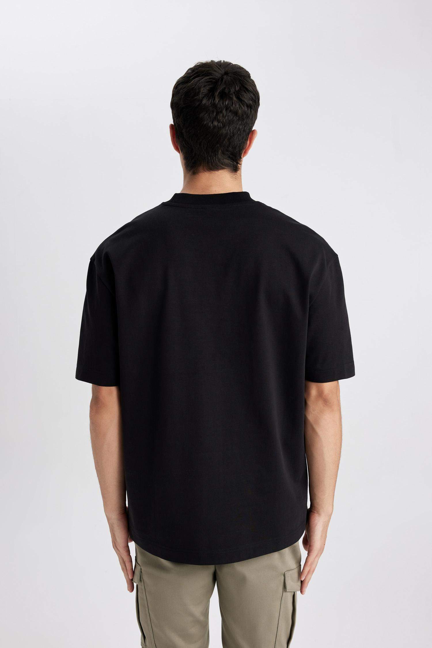 Oversize Fit Crew Neck Short Sleeve T-Shirt