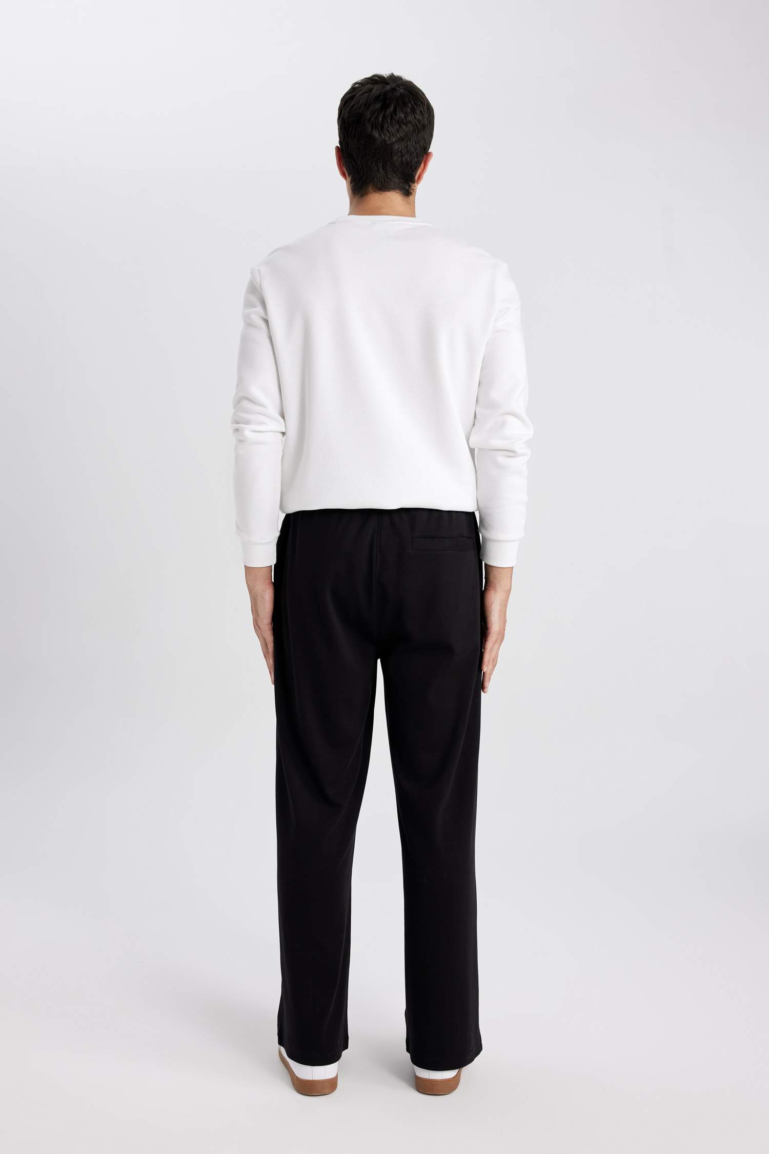 بنطلون سويت بانتس قصة مريحة برجل واسع