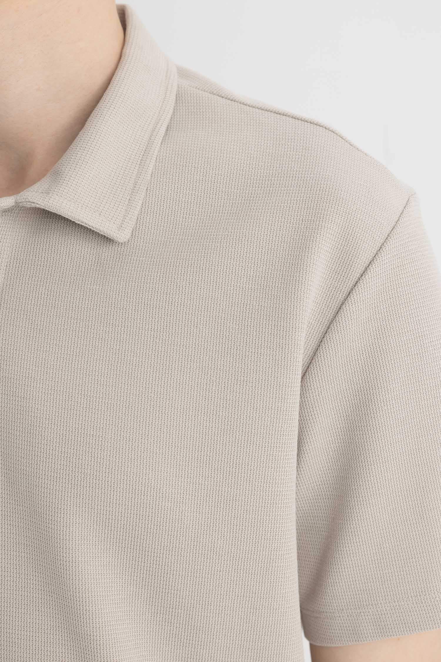 T-Shirt Polo Coupe Régulière à Manches Courtes