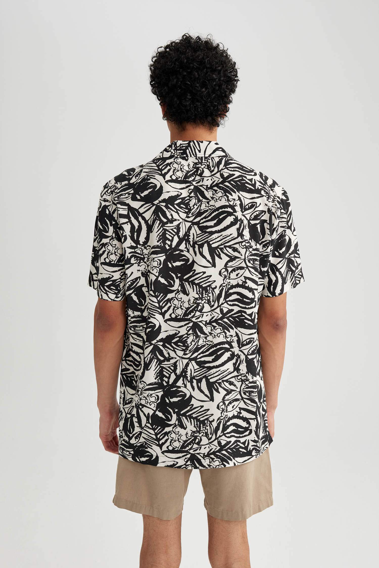 Regular Fit Apache Neck Viscose Printed Short Sleeve Shirt