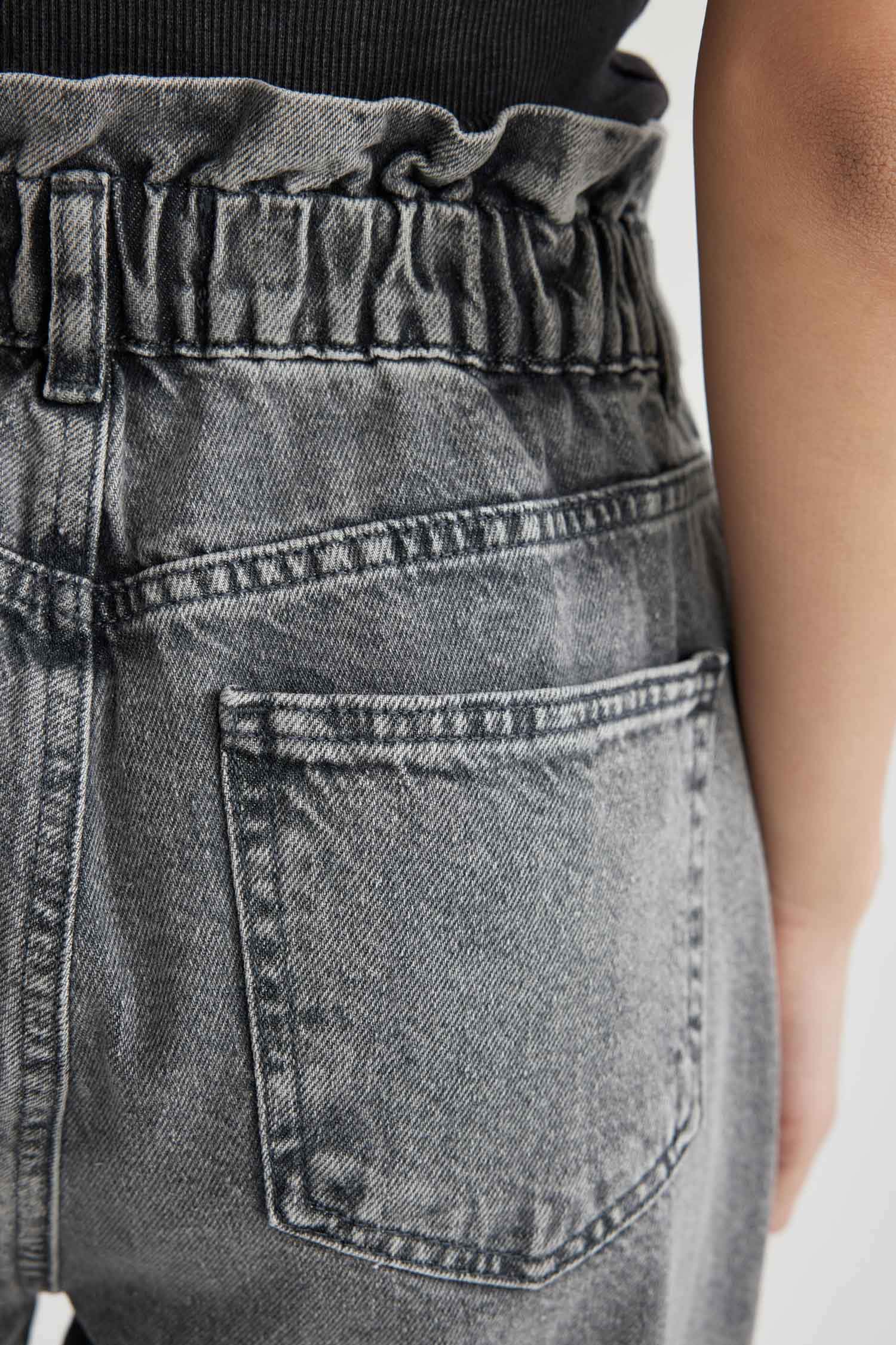 Paperbag High Waist Ankle Length Jeans