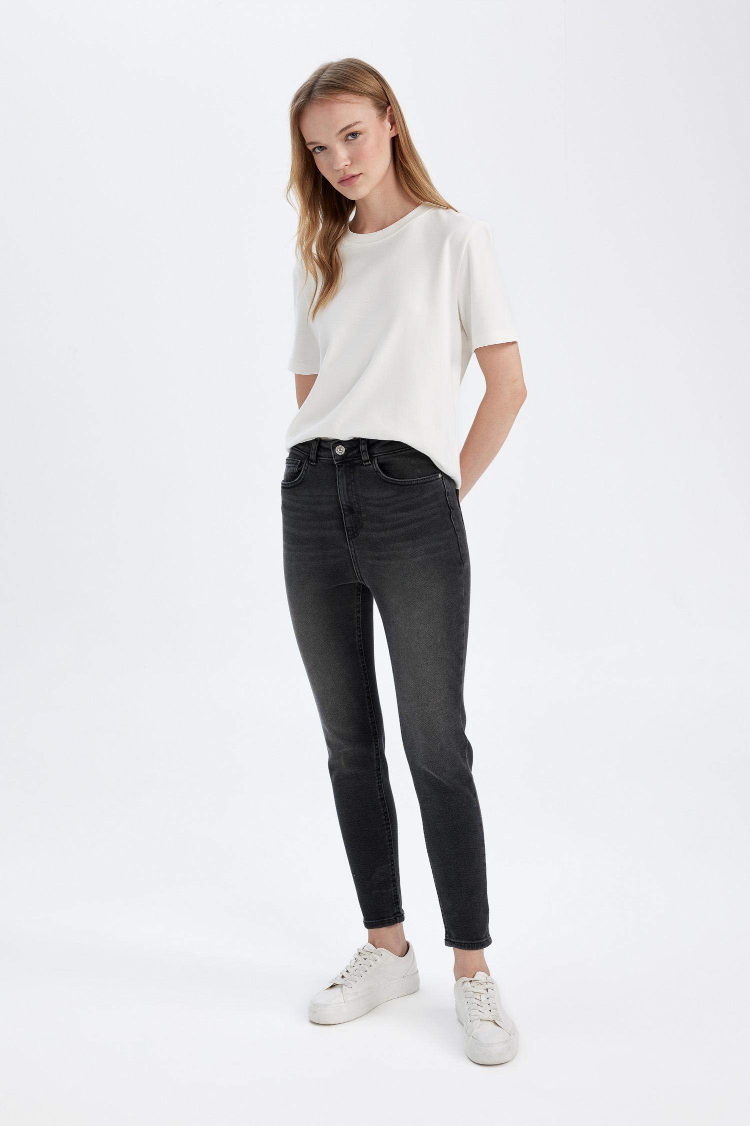 سروال جينز سكيني فيت بخصر عالي