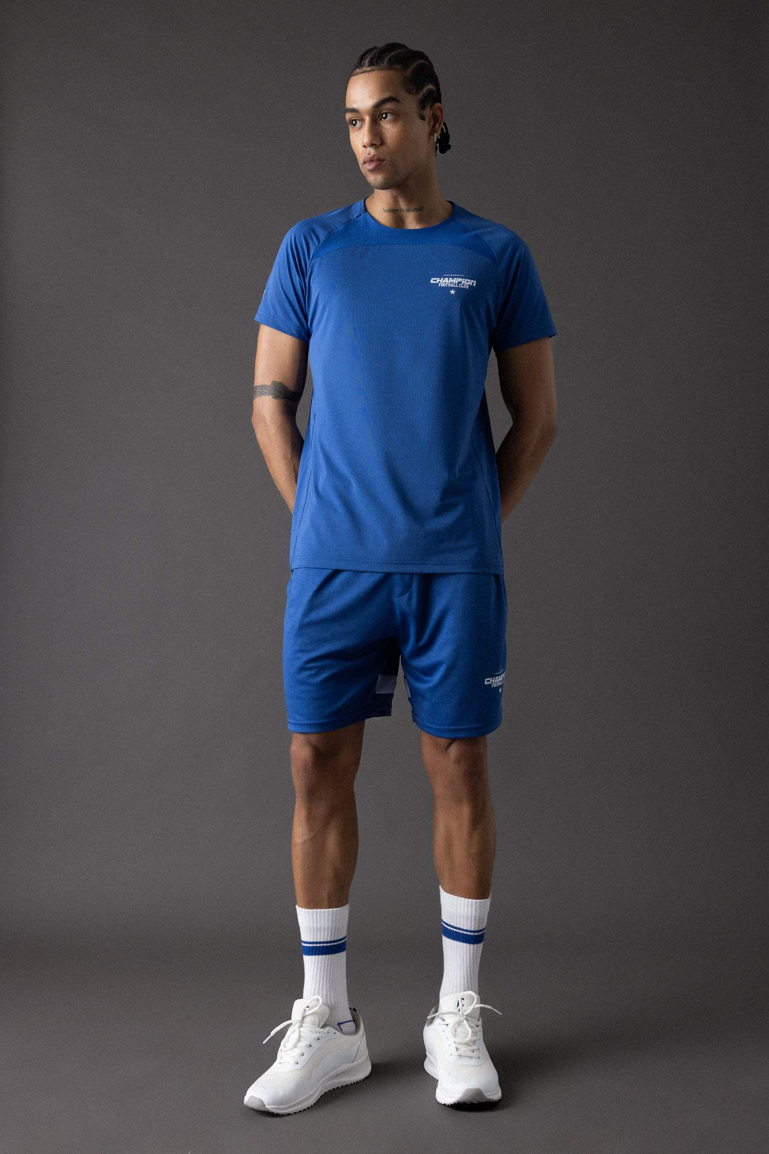 شورت رياضي قصير أزرق سليم فيت من DeFactoFit