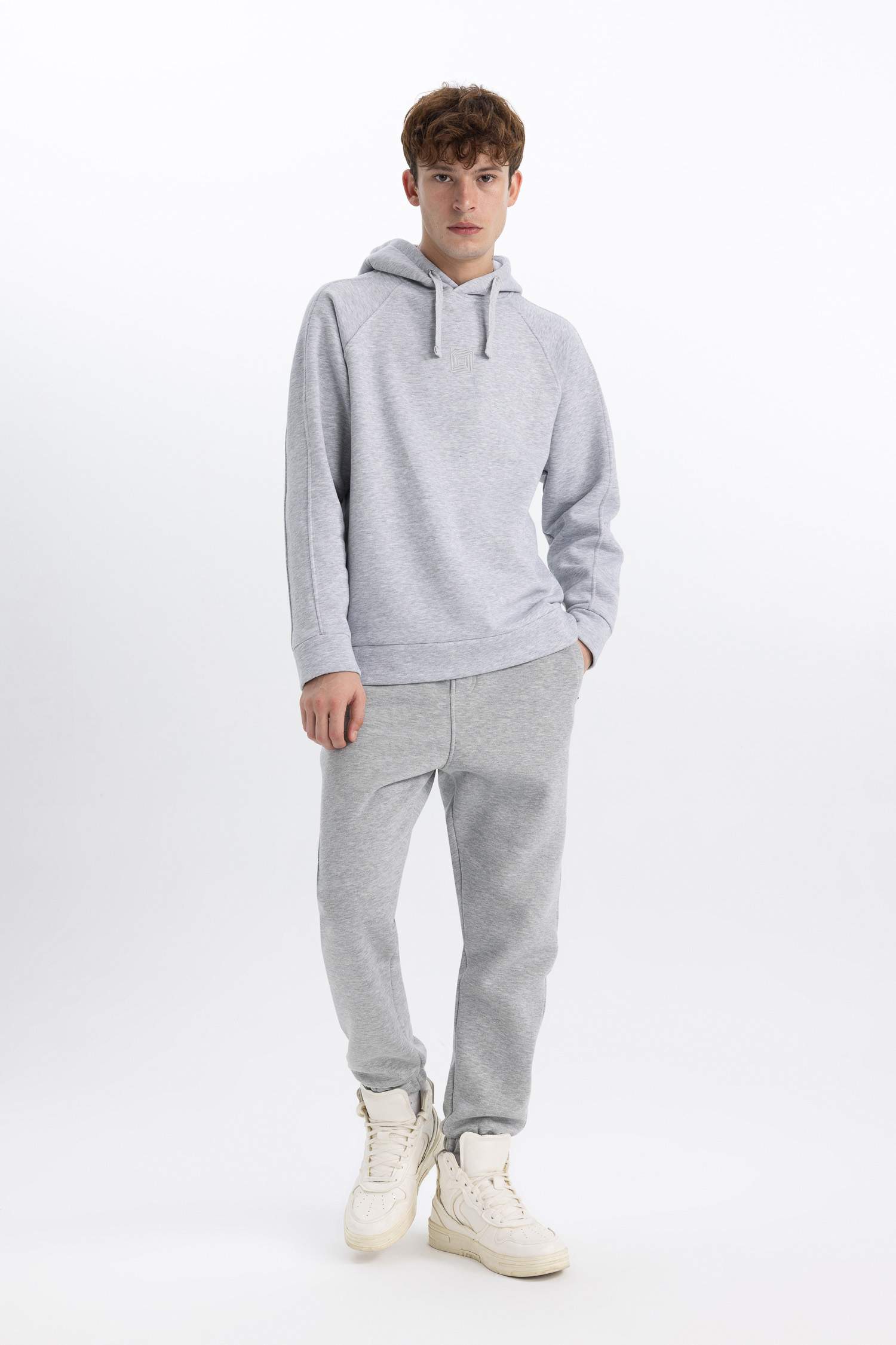 Свитшот оверсайз с капюшоном