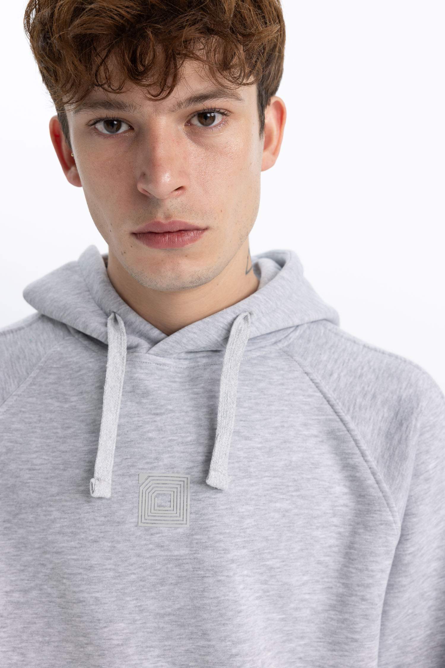 Свитшот оверсайз с капюшоном