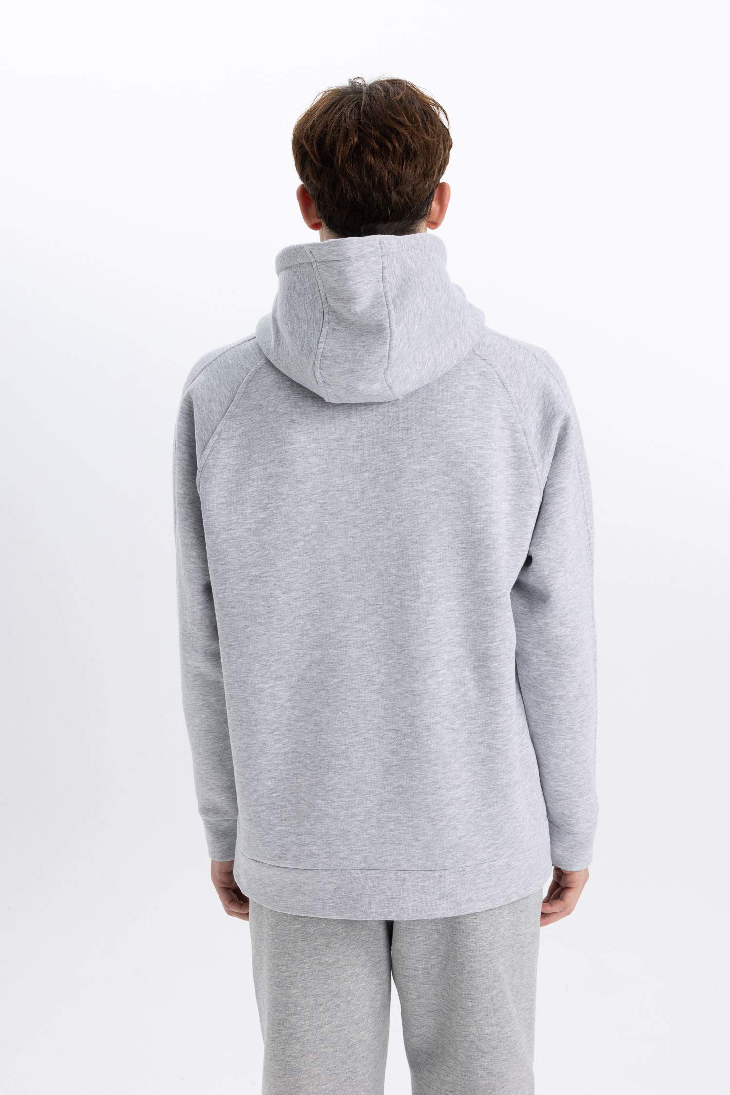 Свитшот оверсайз с капюшоном