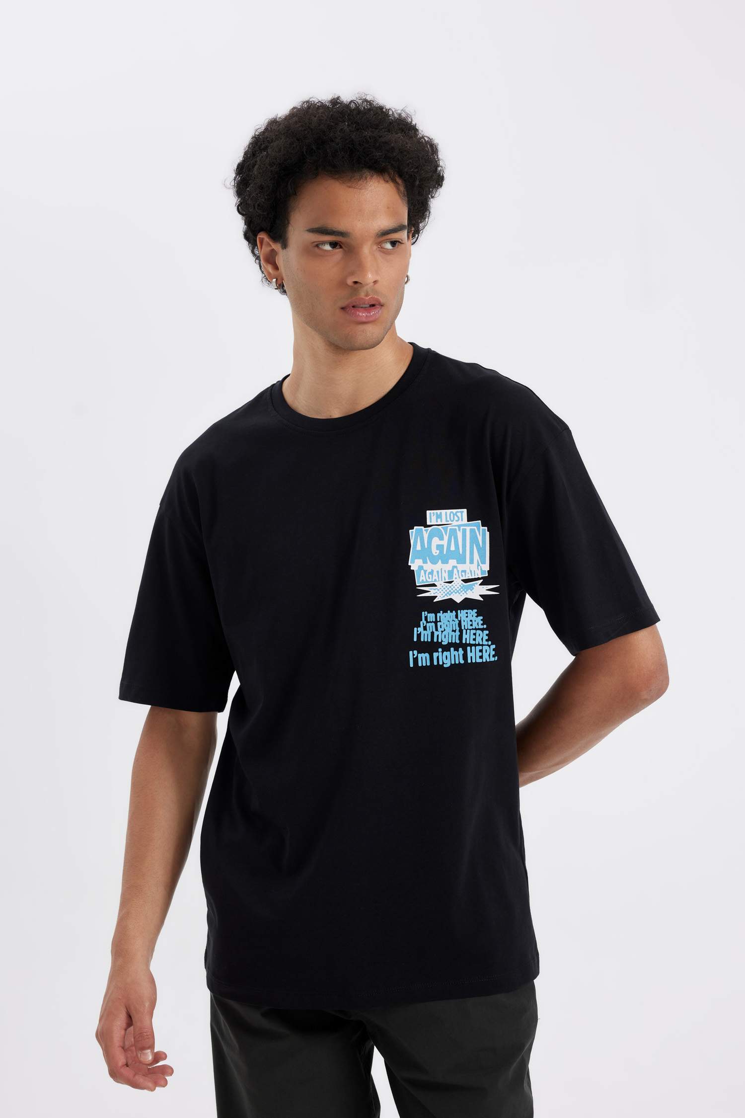 %100 Pamuk Comfort Regular Fit Rahat Kesim Bisiklet Yaka Sırt Baskılı Kısa Kollu Tişört