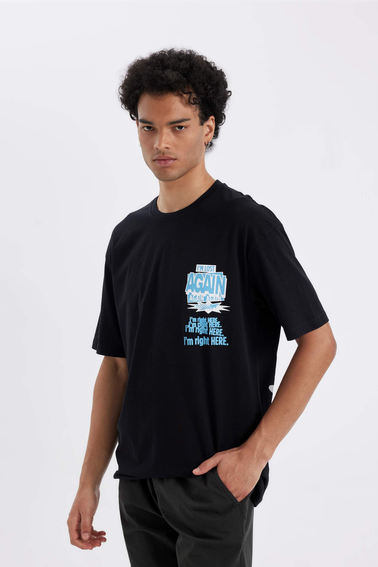 %100 Pamuk Comfort Regular Fit Rahat Kesim Bisiklet Yaka Sırt Baskılı Kısa Kollu Tişört