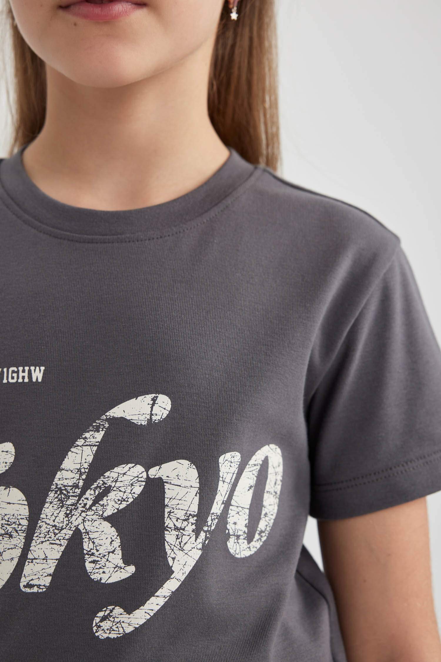 Kız Çocuk Slim Fit Dar Kesim Bisiklet Yaka Fitilli Kaşkorse Baskılı Kısa Kollu Tişört