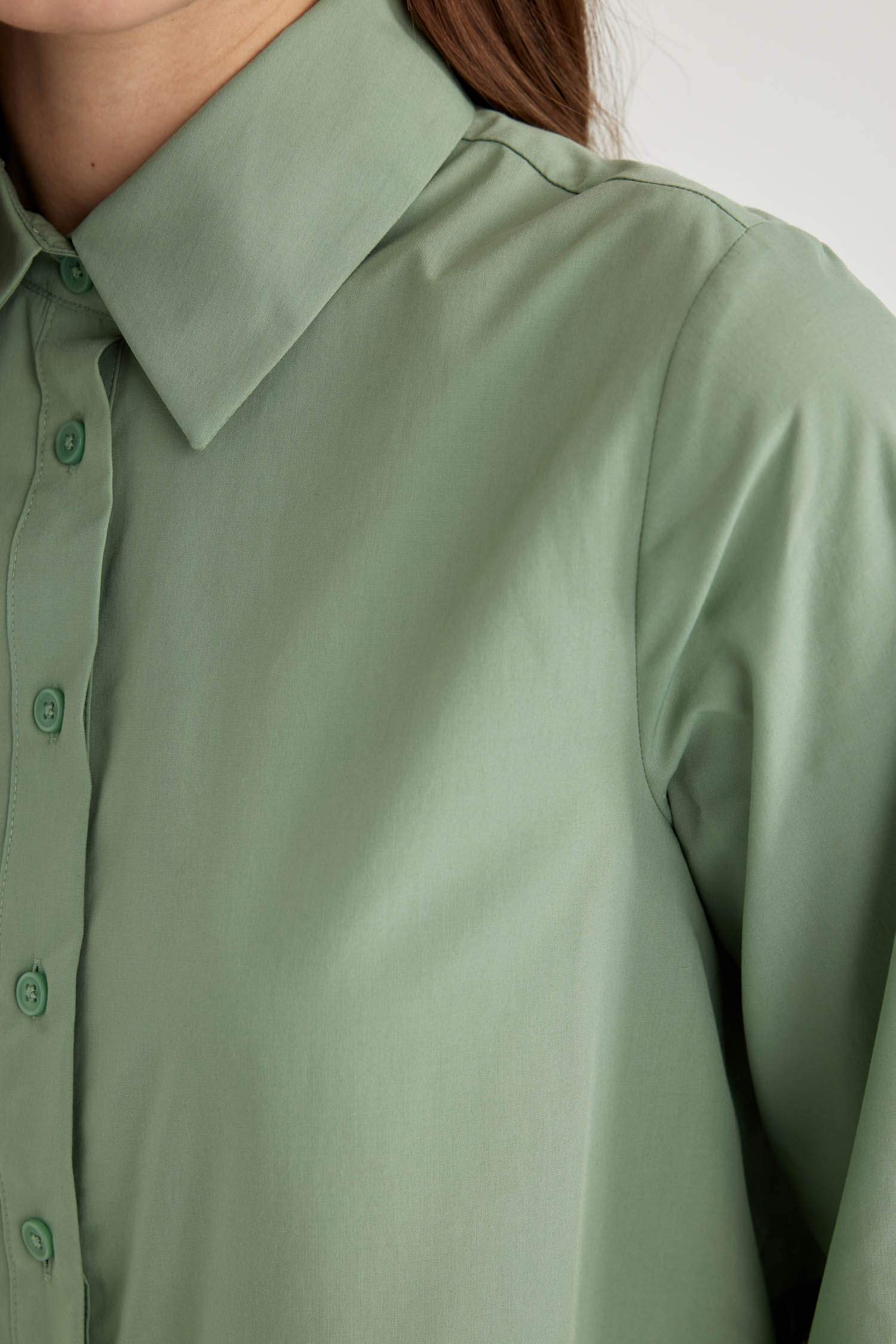 Платье с воротником с длинным рукавом