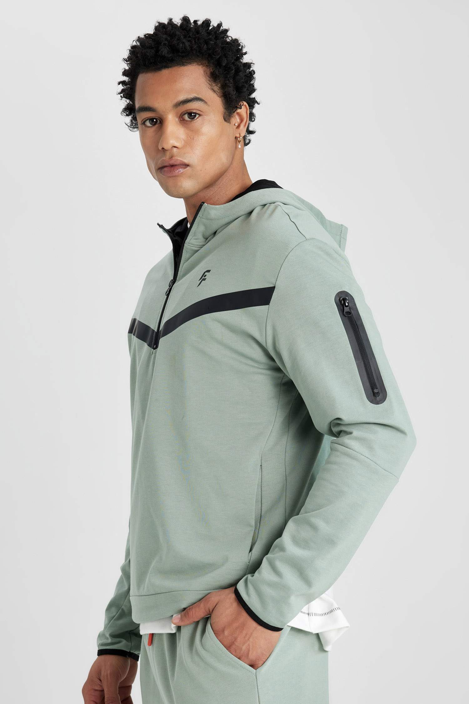 سويت شيرت قصة عادية بغطاء للرأس من DeFactoFit