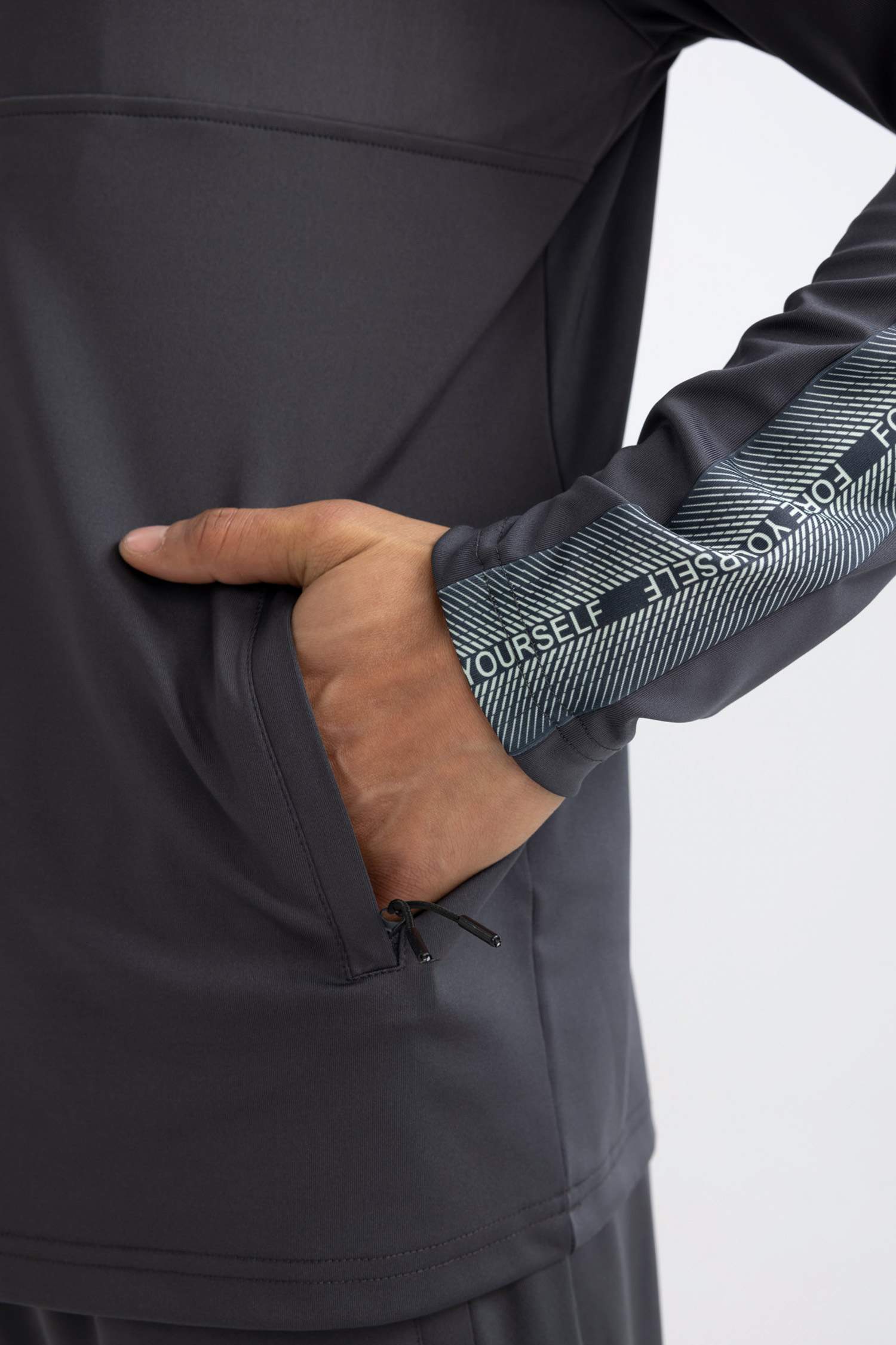 DeFactoFit Slim Fit Printed Heavy Fabric Sweatshirt