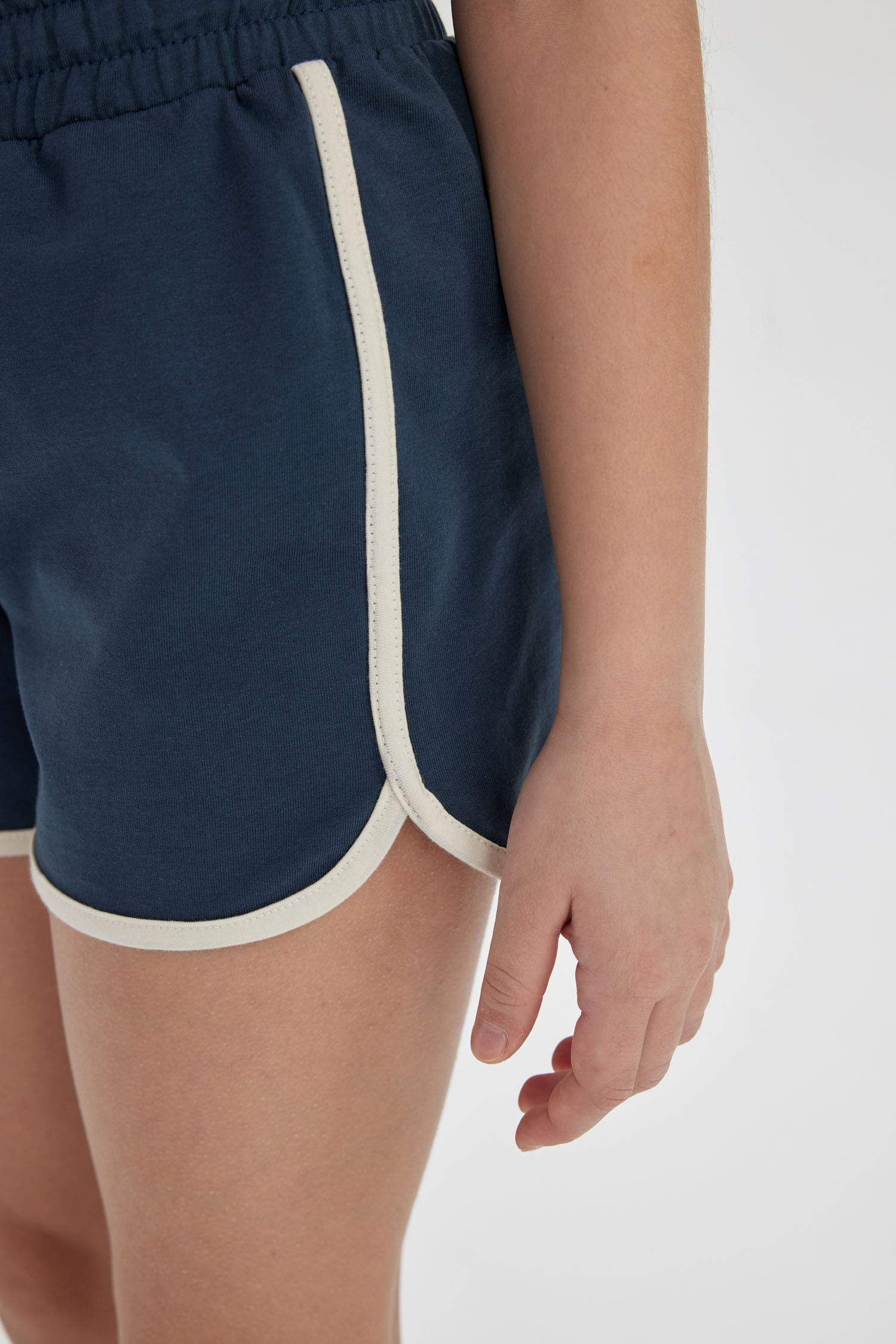 شورت سامبل بناتي