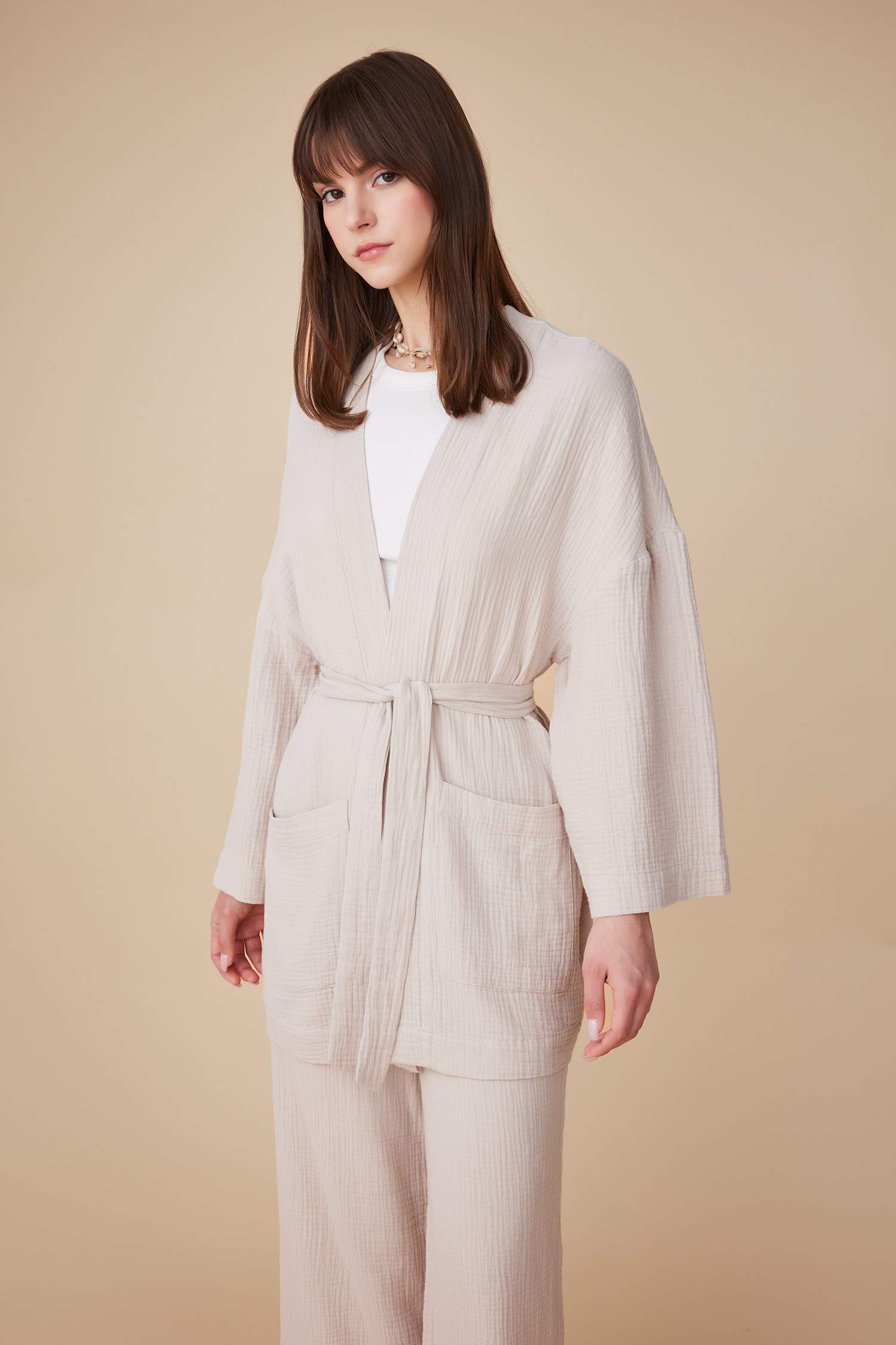 كيمونو موسلين قصة عادية برقبة V