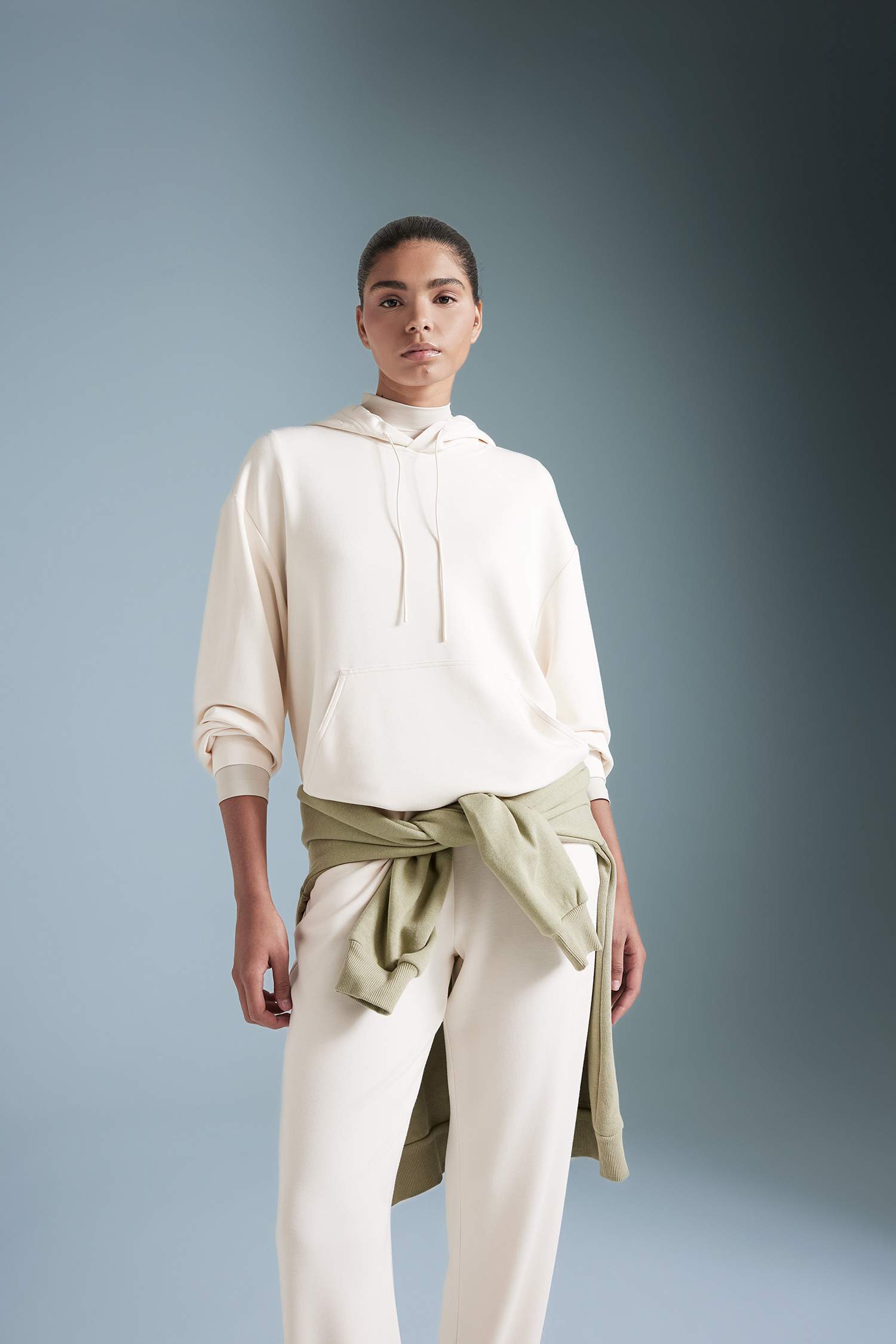 DeFactoFit Oversize Geniş Kalıp Modal Kapüşonlu Kanguru Cepli Sporcu Sweatshirt