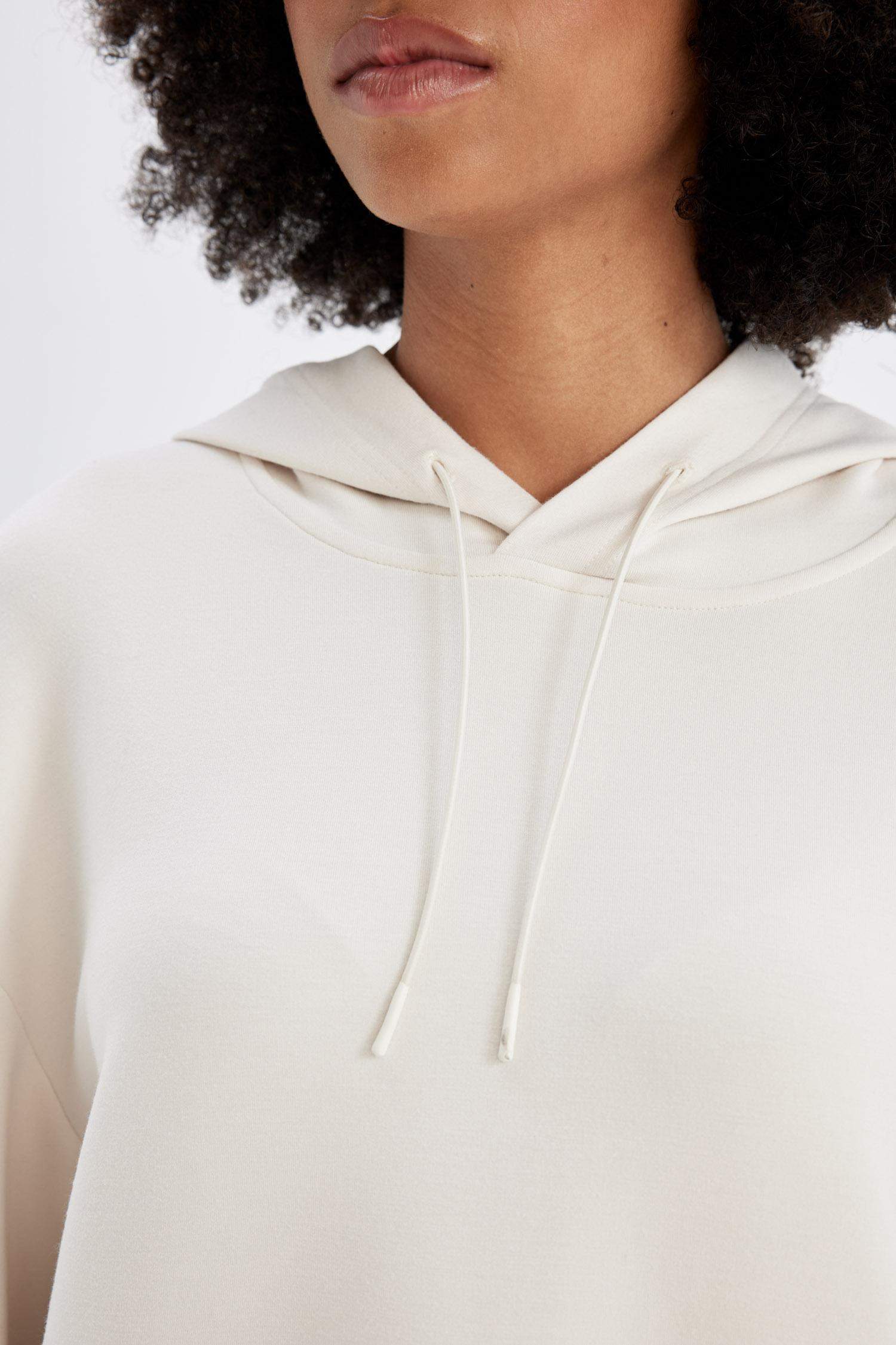 DeFactoFit Oversize Geniş Kalıp Modal Kapüşonlu Kanguru Cepli Sporcu Sweatshirt