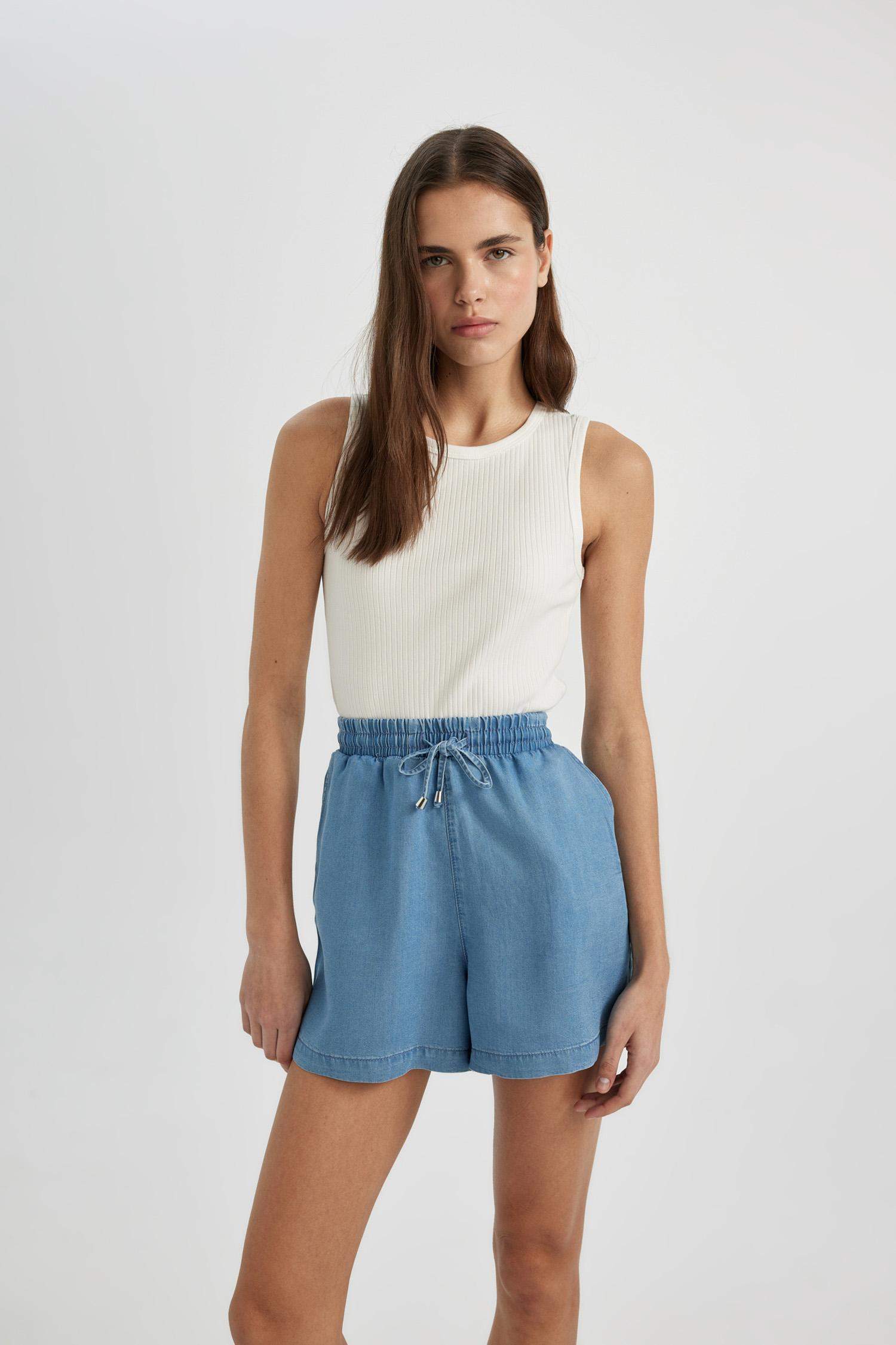 شورت جينز بخصر عالي